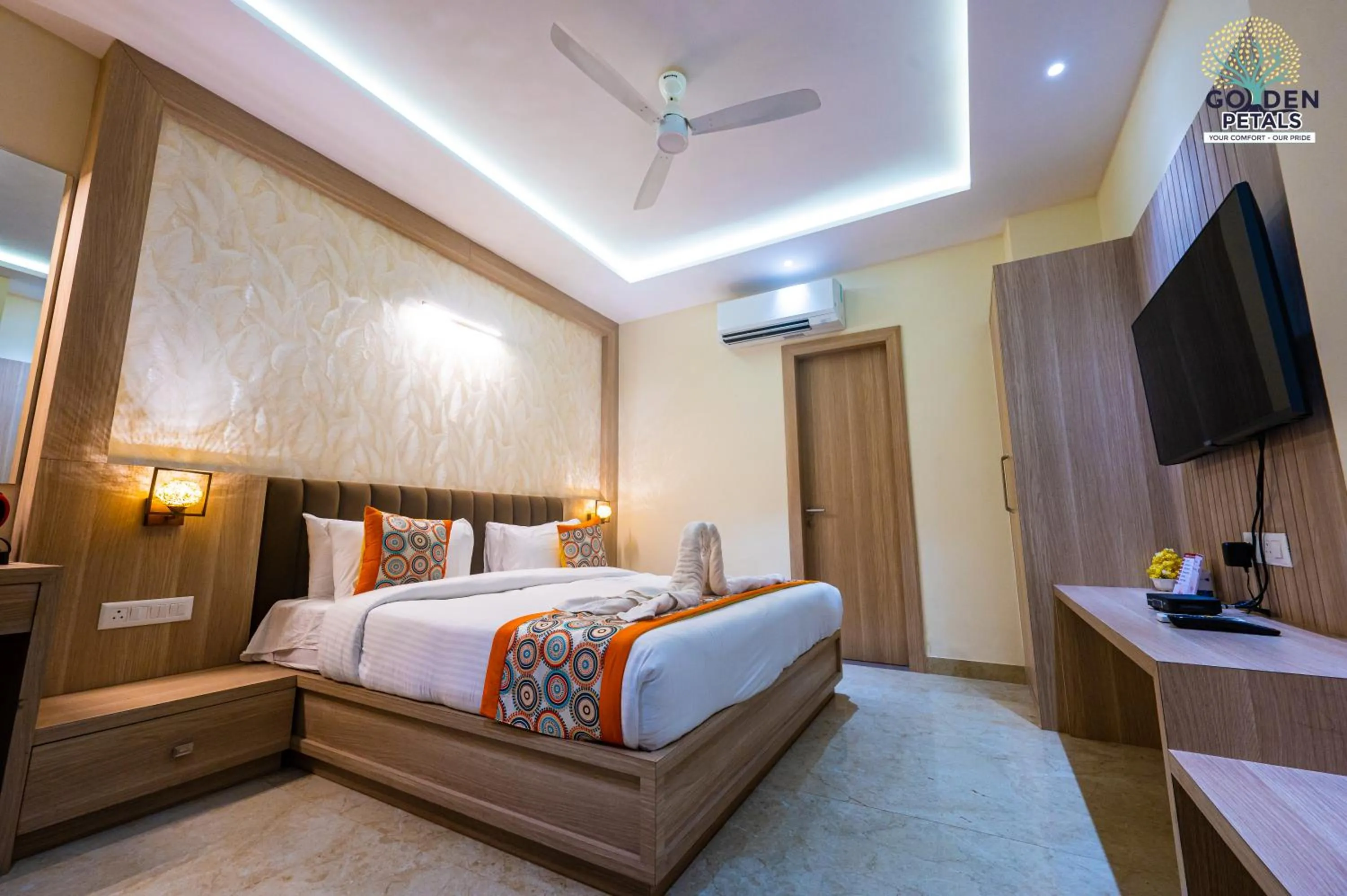 Bed in Hotel Golden Petals