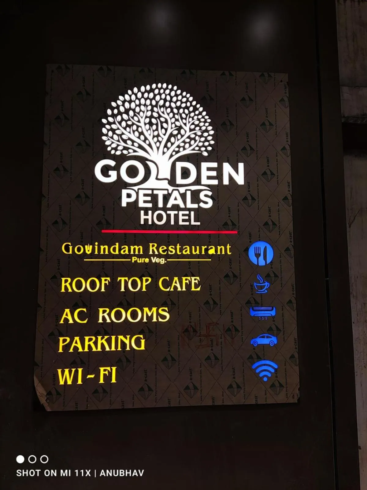 Hotel Golden Petals