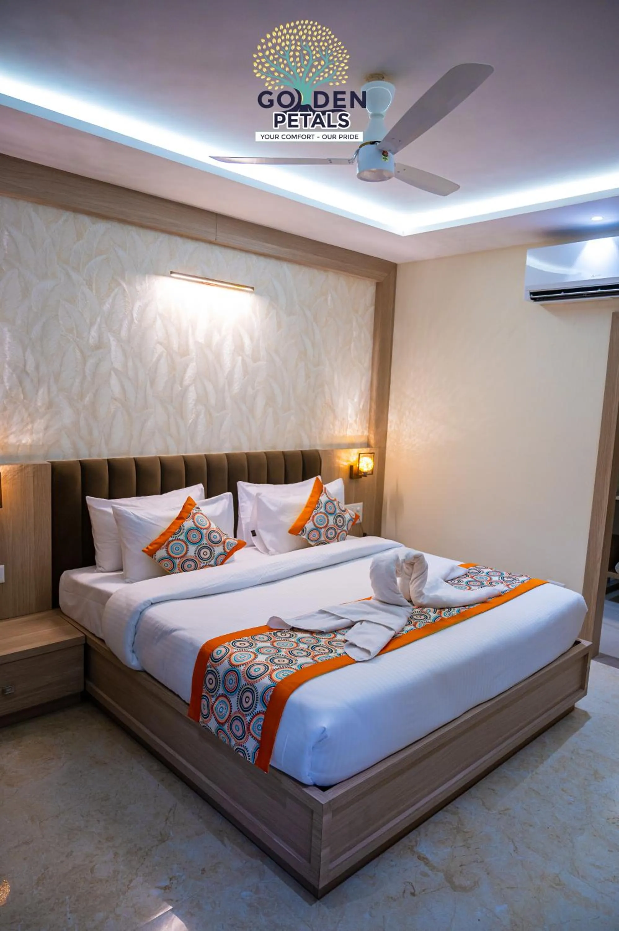 Bed in Hotel Golden Petals