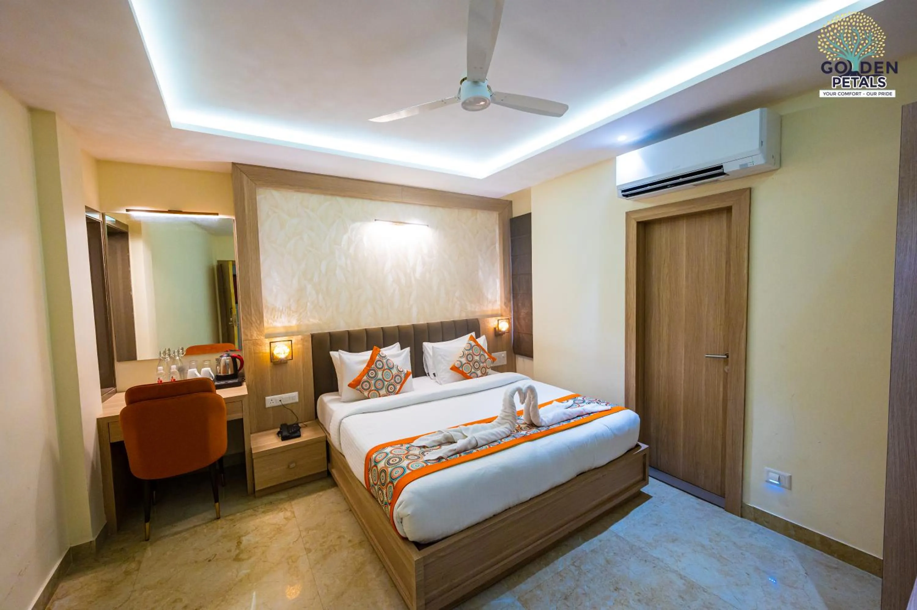 Bed in Hotel Golden Petals