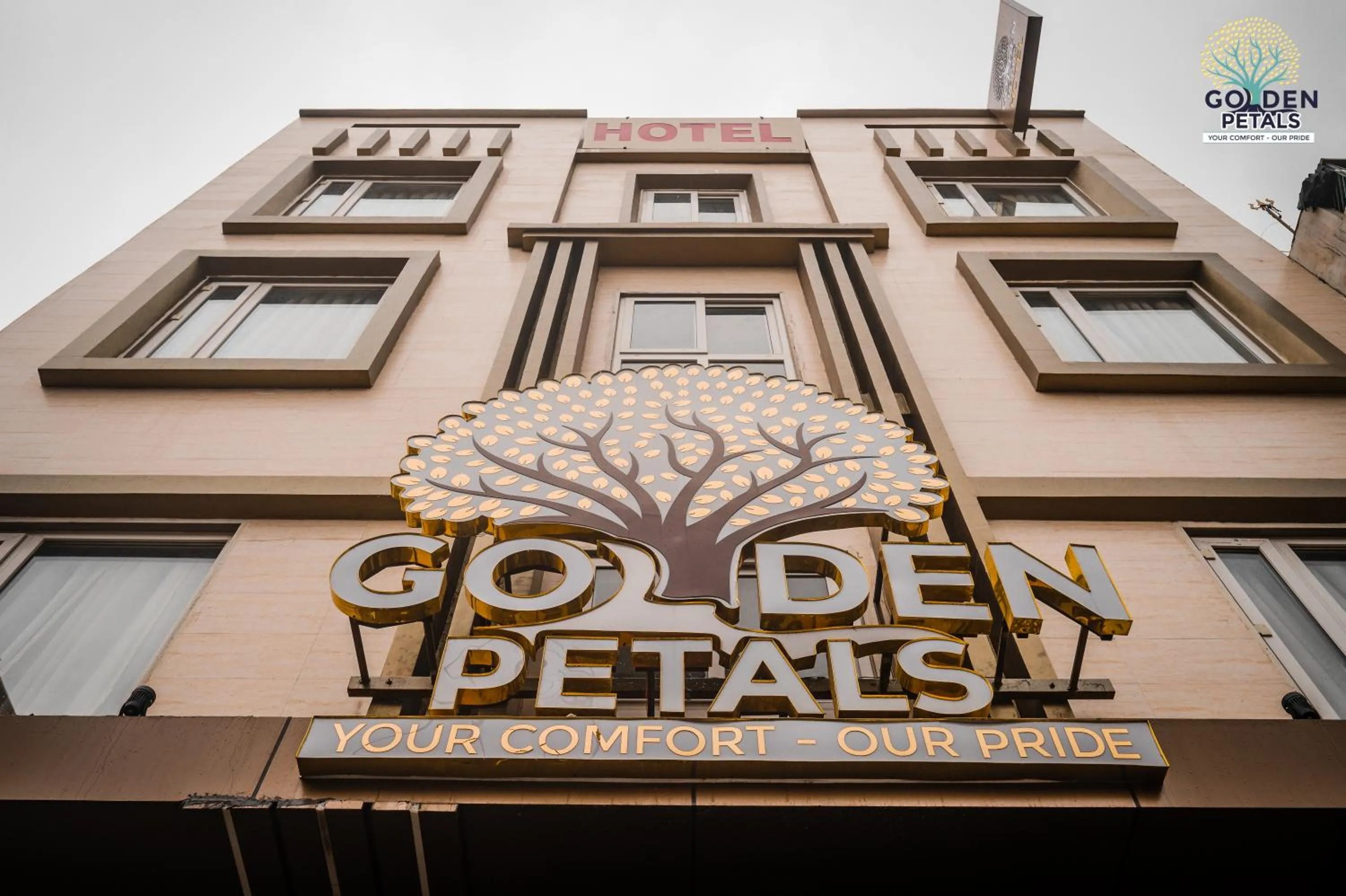 Hotel Golden Petals