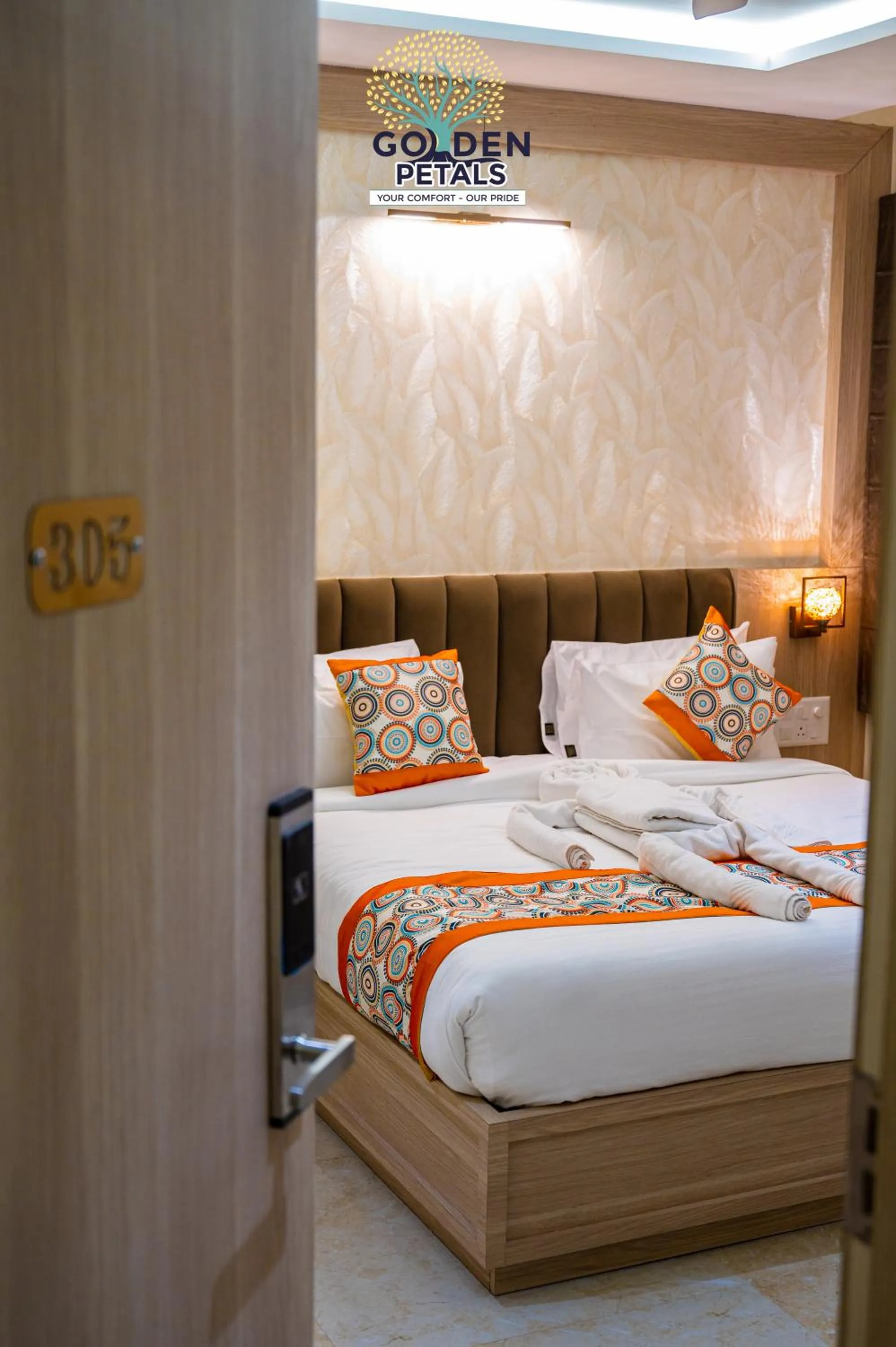 Bed in Hotel Golden Petals