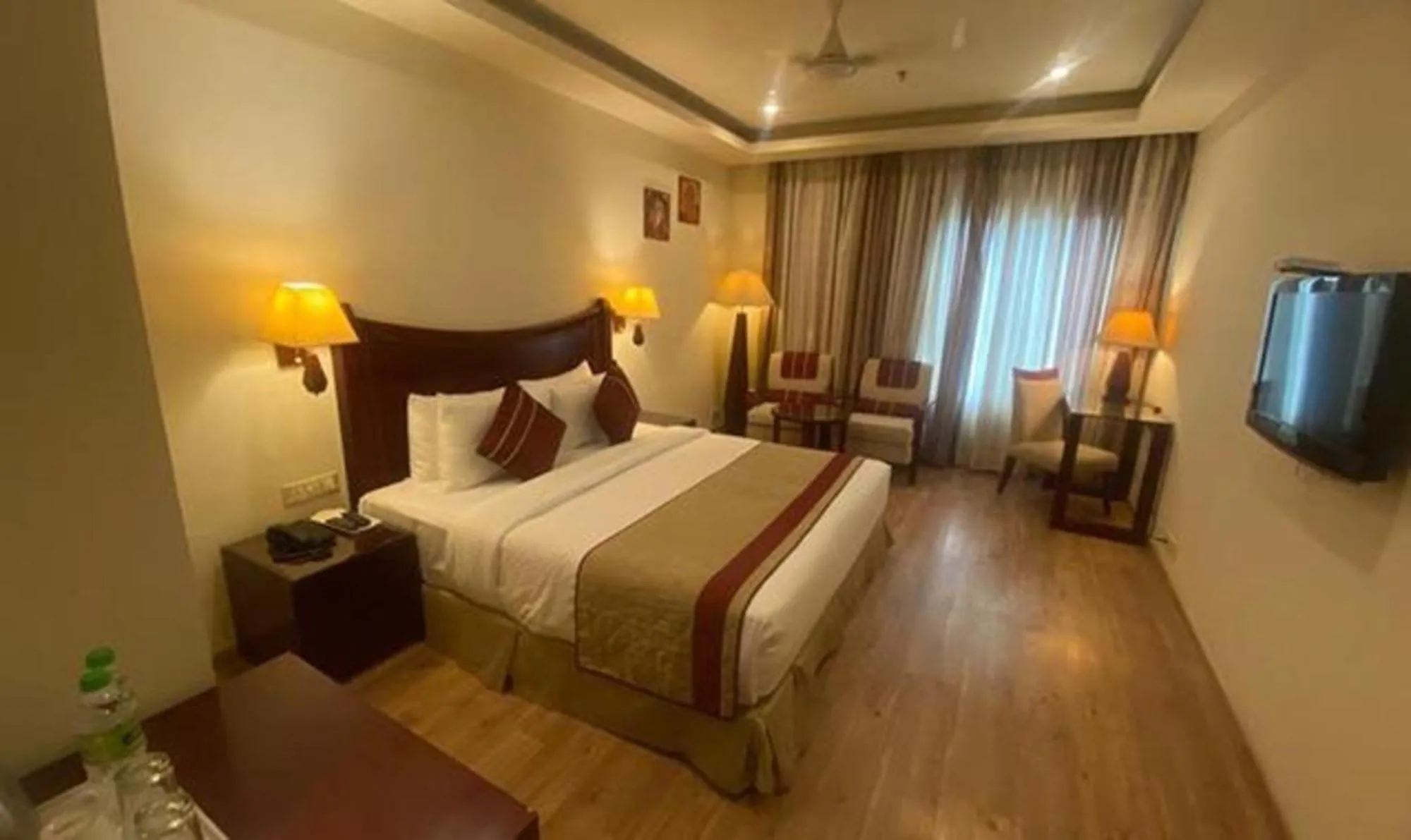 Bed in Super Townhouse OAK Hotel B City Mark