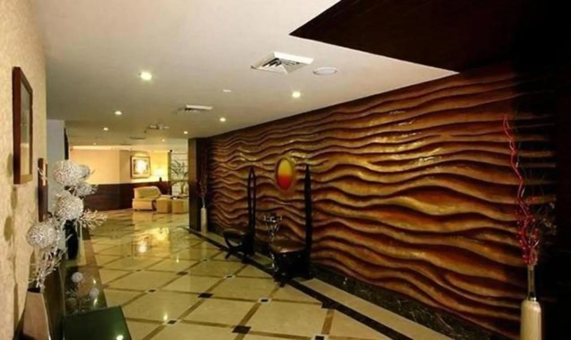 Lobby or reception in Super Townhouse OAK Hotel B City Mark