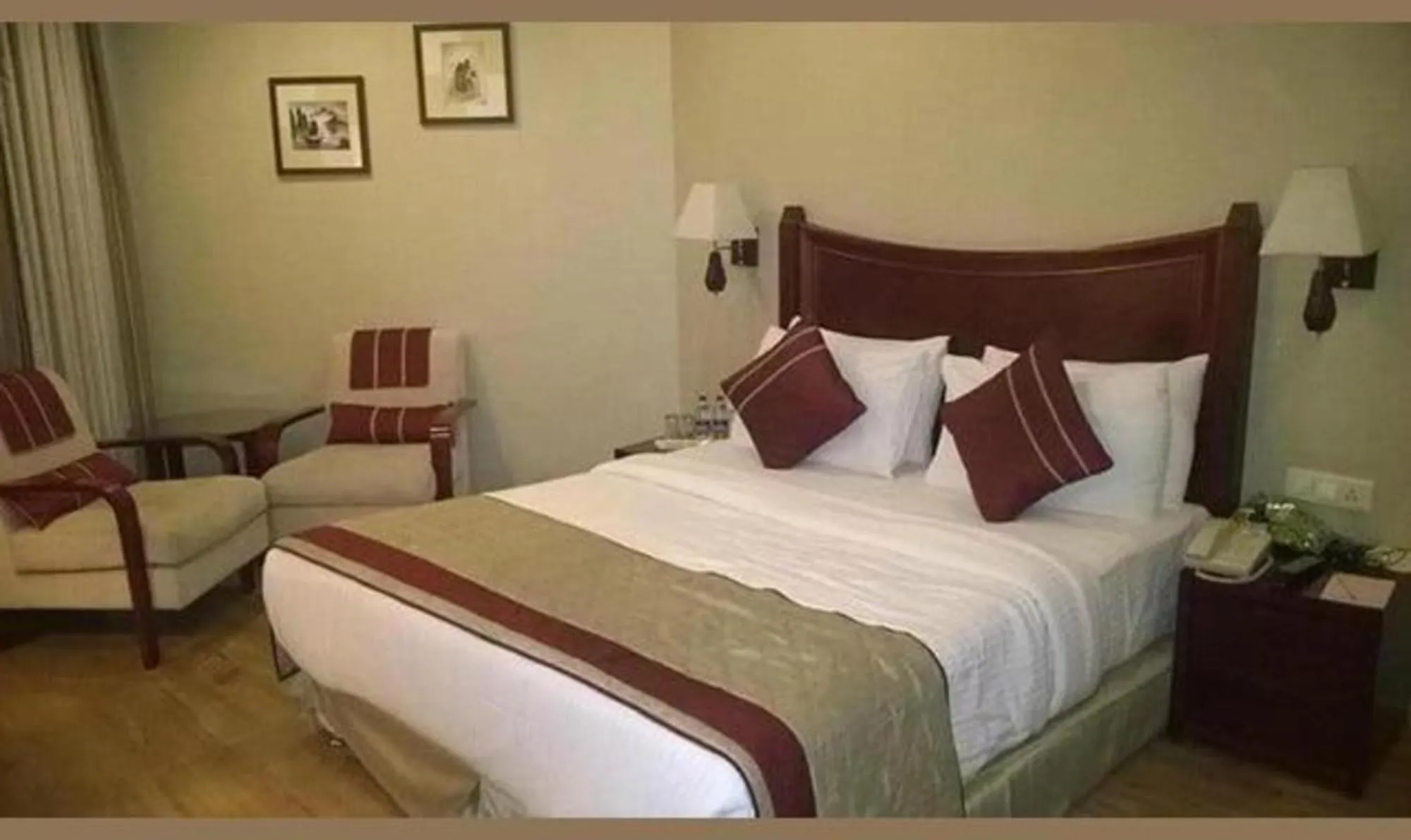 Bed in Super Townhouse OAK Hotel B City Mark