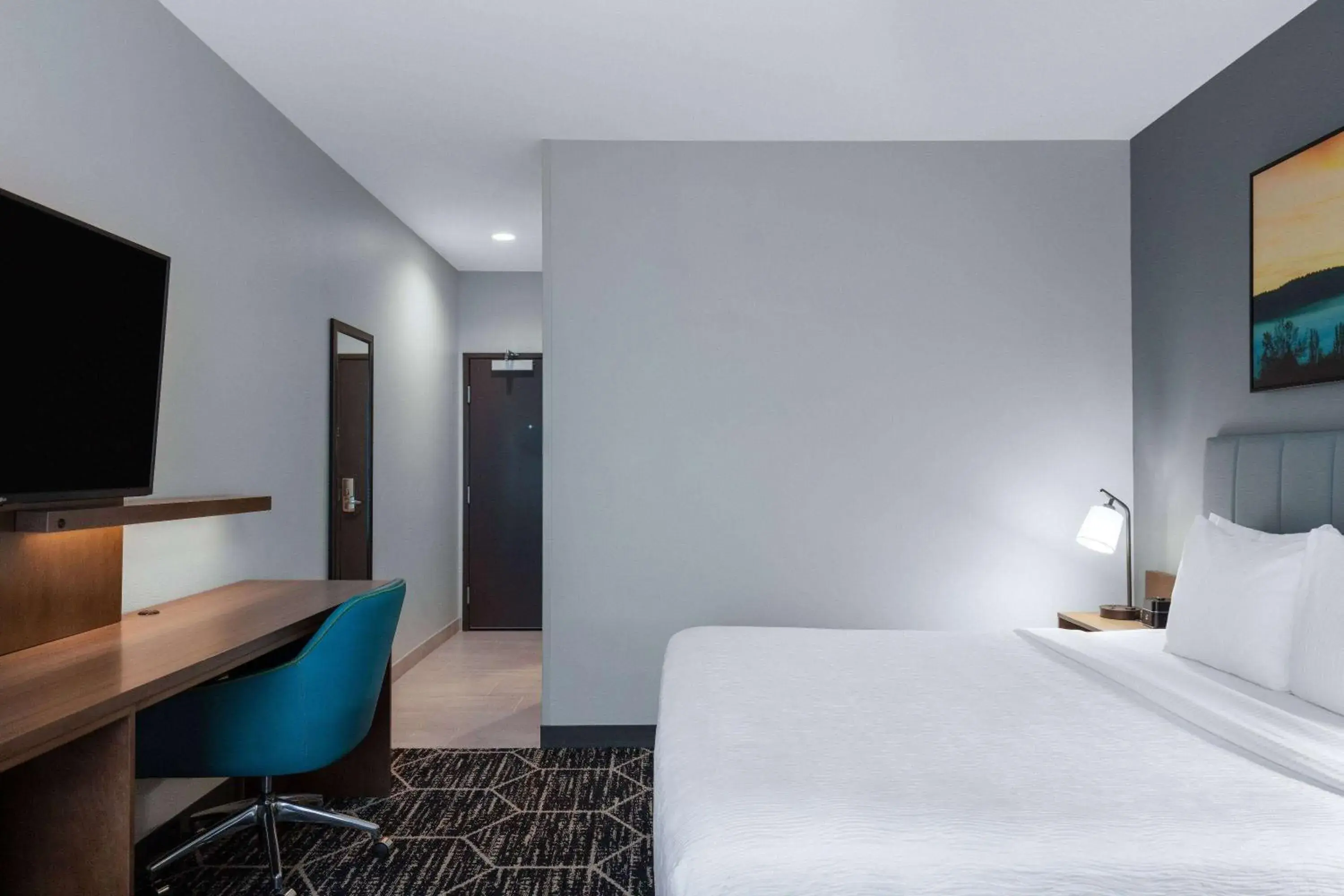 Photo of the whole room, Bed in La Quinta Inn & Suites by Wyndham Centralia Photo of the whole room, Bed in La Quinta Inn & Suites by Wyndham Centralia