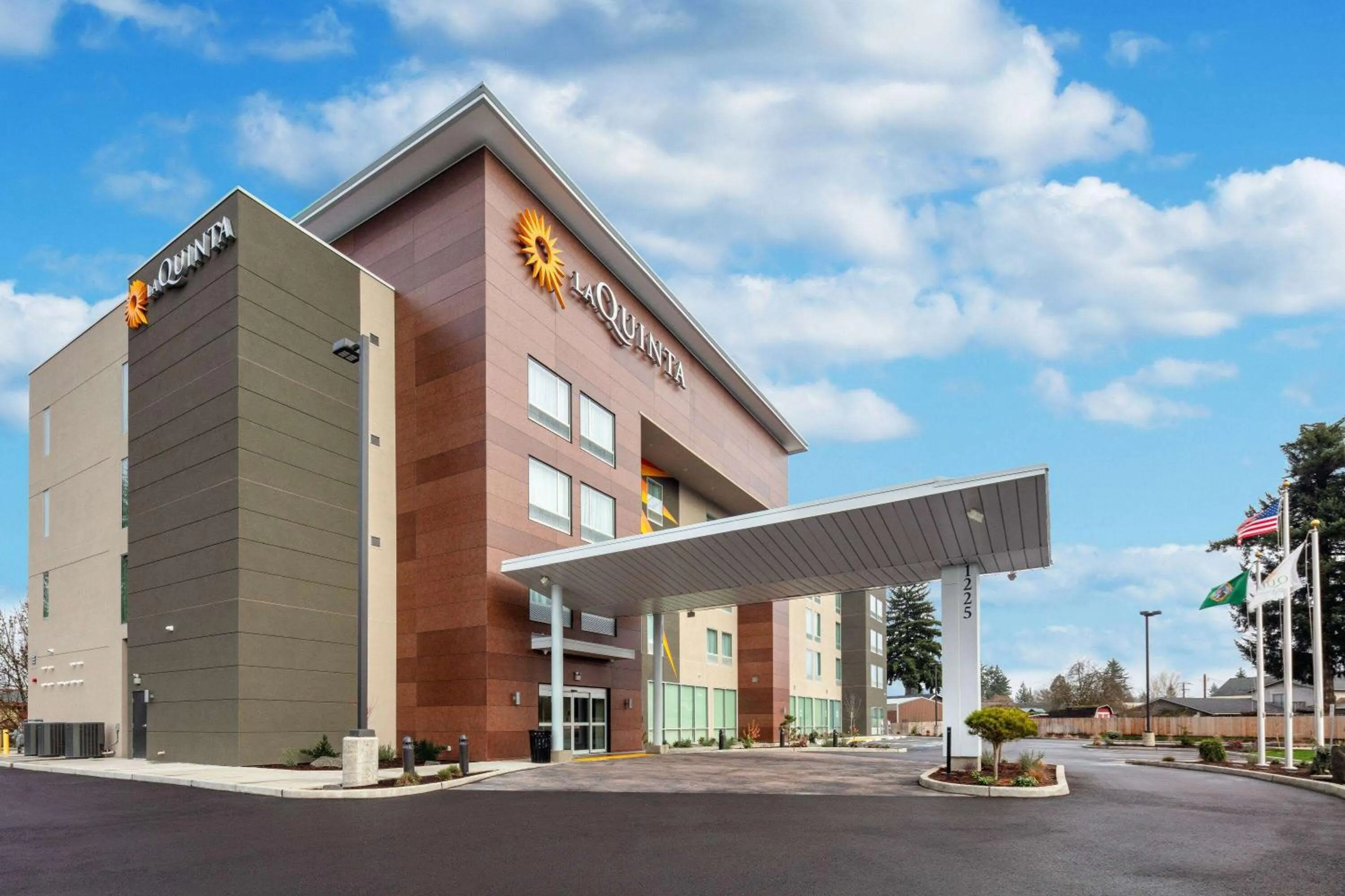 Property building in La Quinta Inn & Suites by Wyndham Centralia