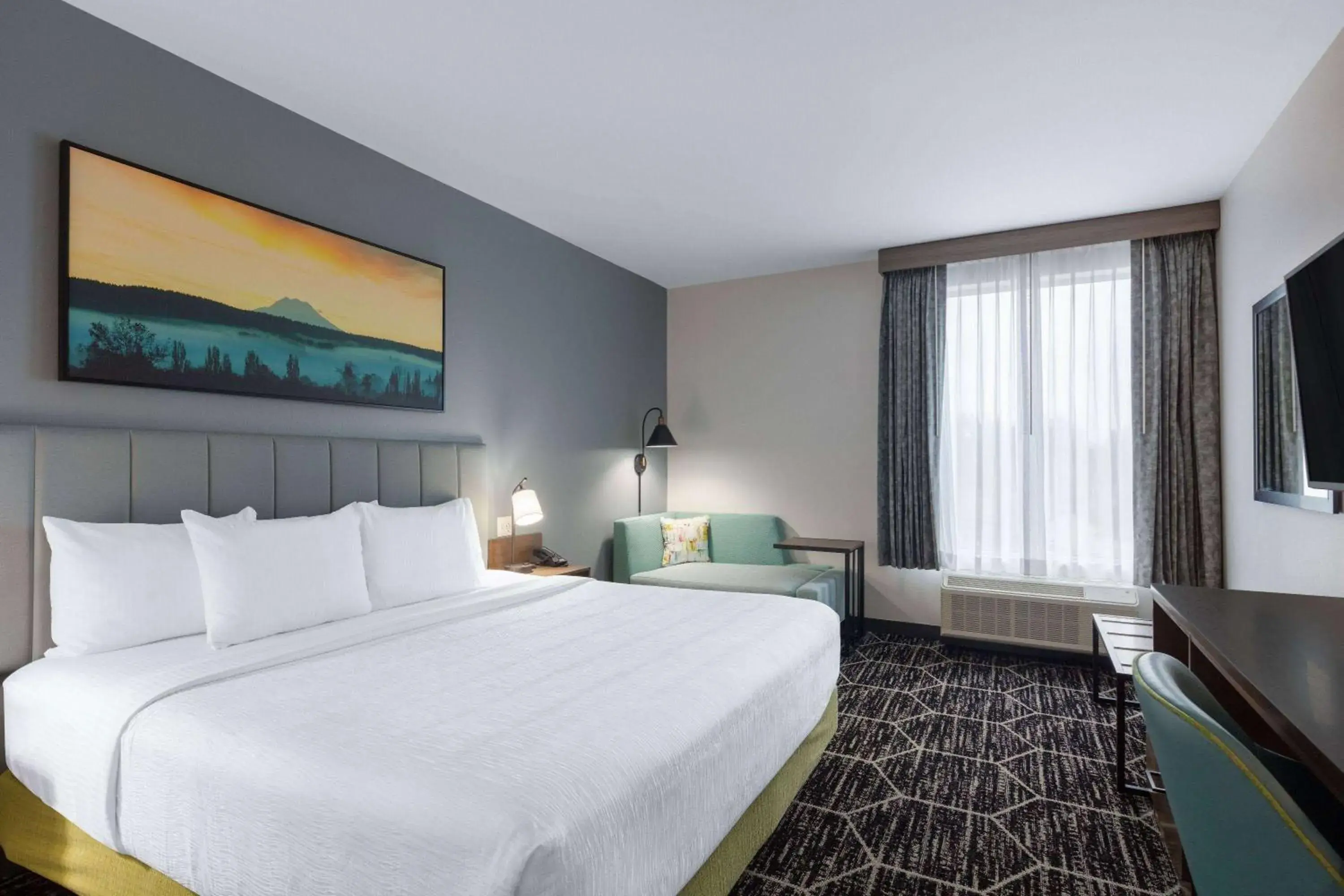 Photo of the whole room, Bed in La Quinta Inn & Suites by Wyndham Centralia Photo of the whole room, Bed in La Quinta Inn & Suites by Wyndham Centralia