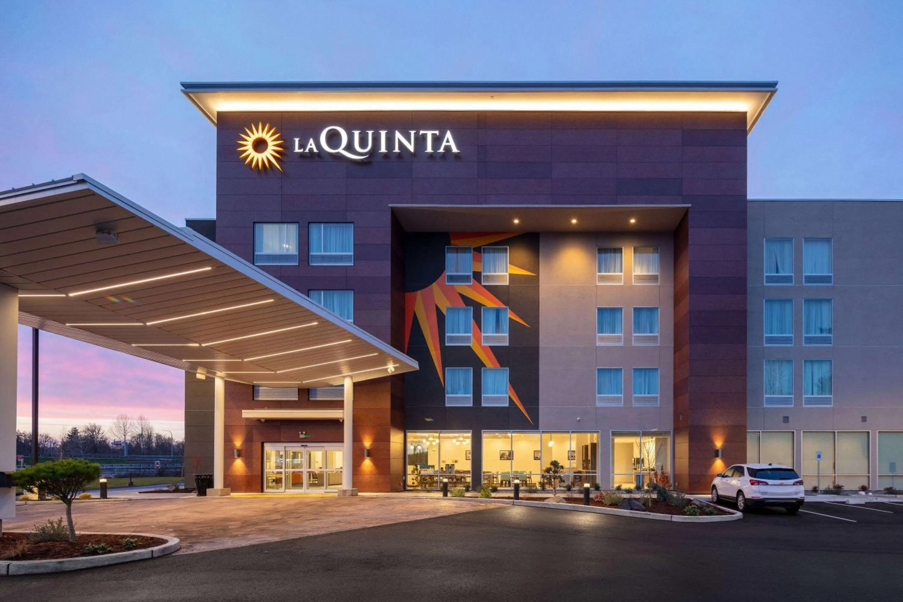 Property building in La Quinta Inn & Suites by Wyndham Centralia