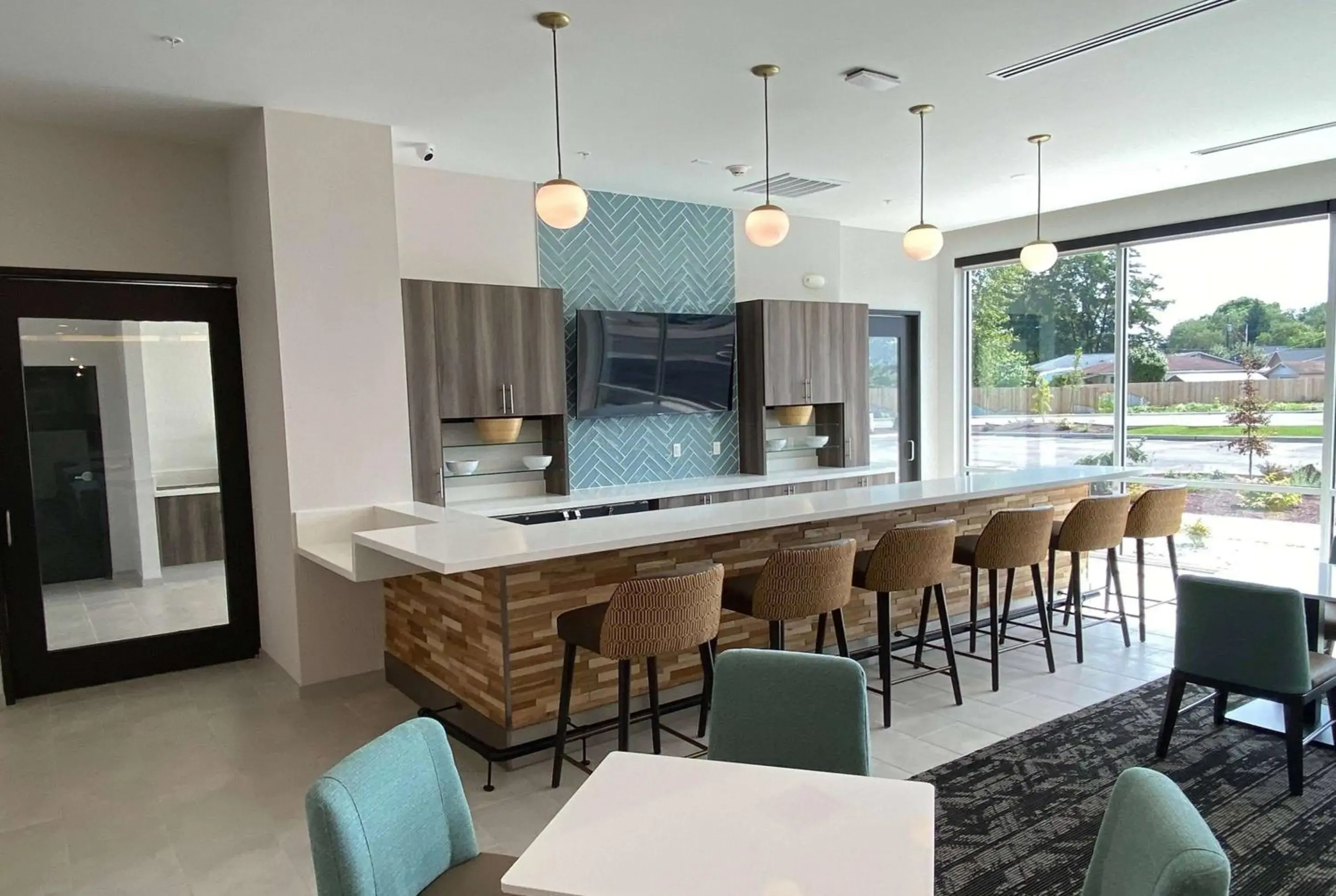 Lounge or bar in La Quinta Inn & Suites by Wyndham Centralia Lounge or bar in La Quinta Inn & Suites by Wyndham Centralia