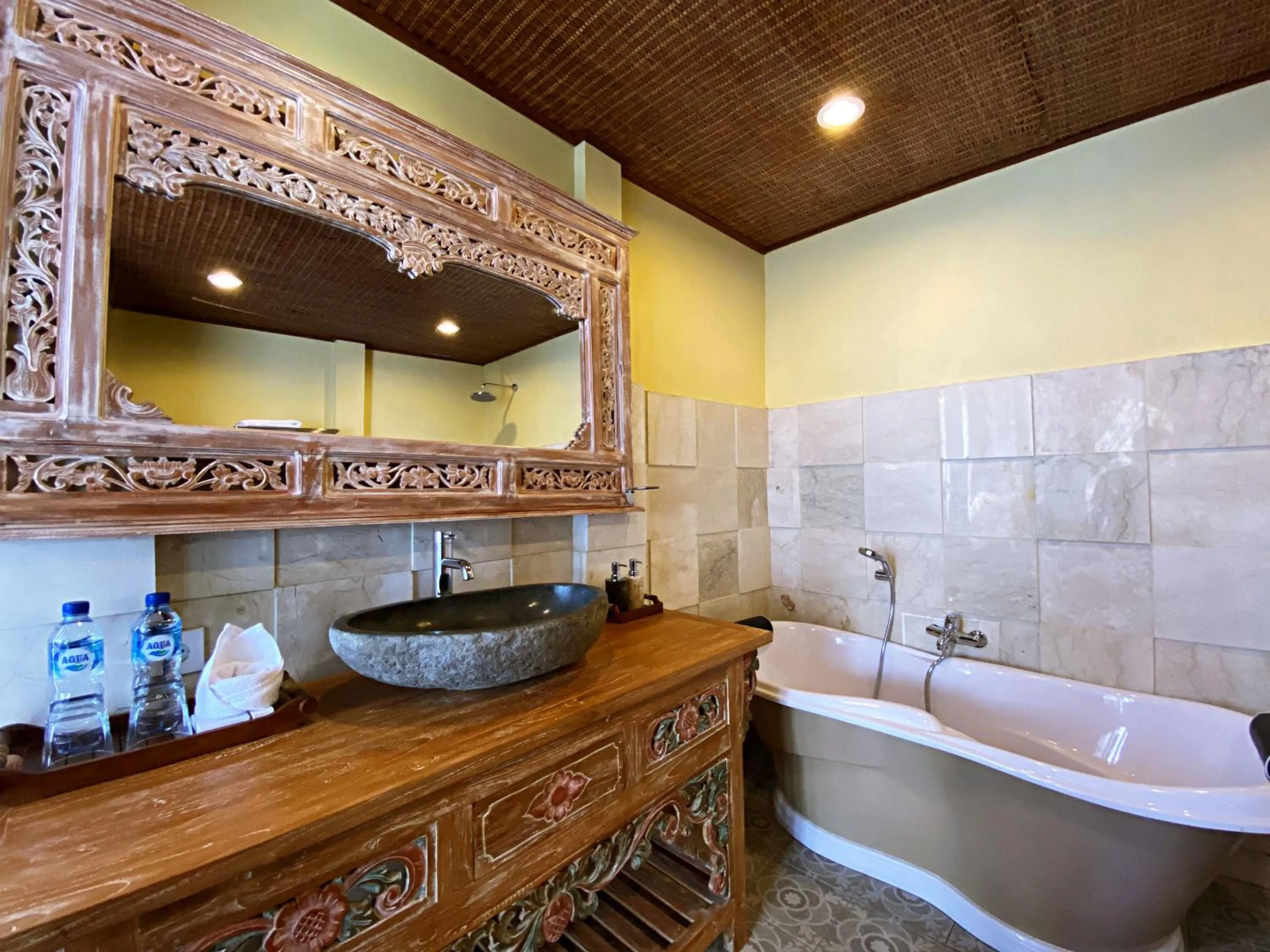 Toilet in Uma Linggah Resort by Puri Signatures