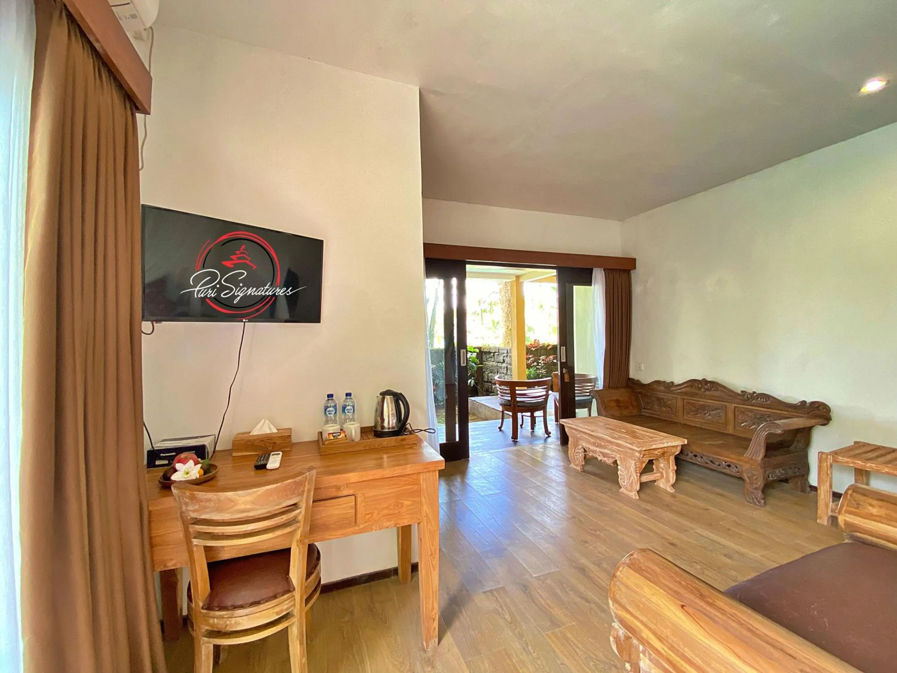 TV and multimedia in Uma Linggah Resort by Puri Signatures