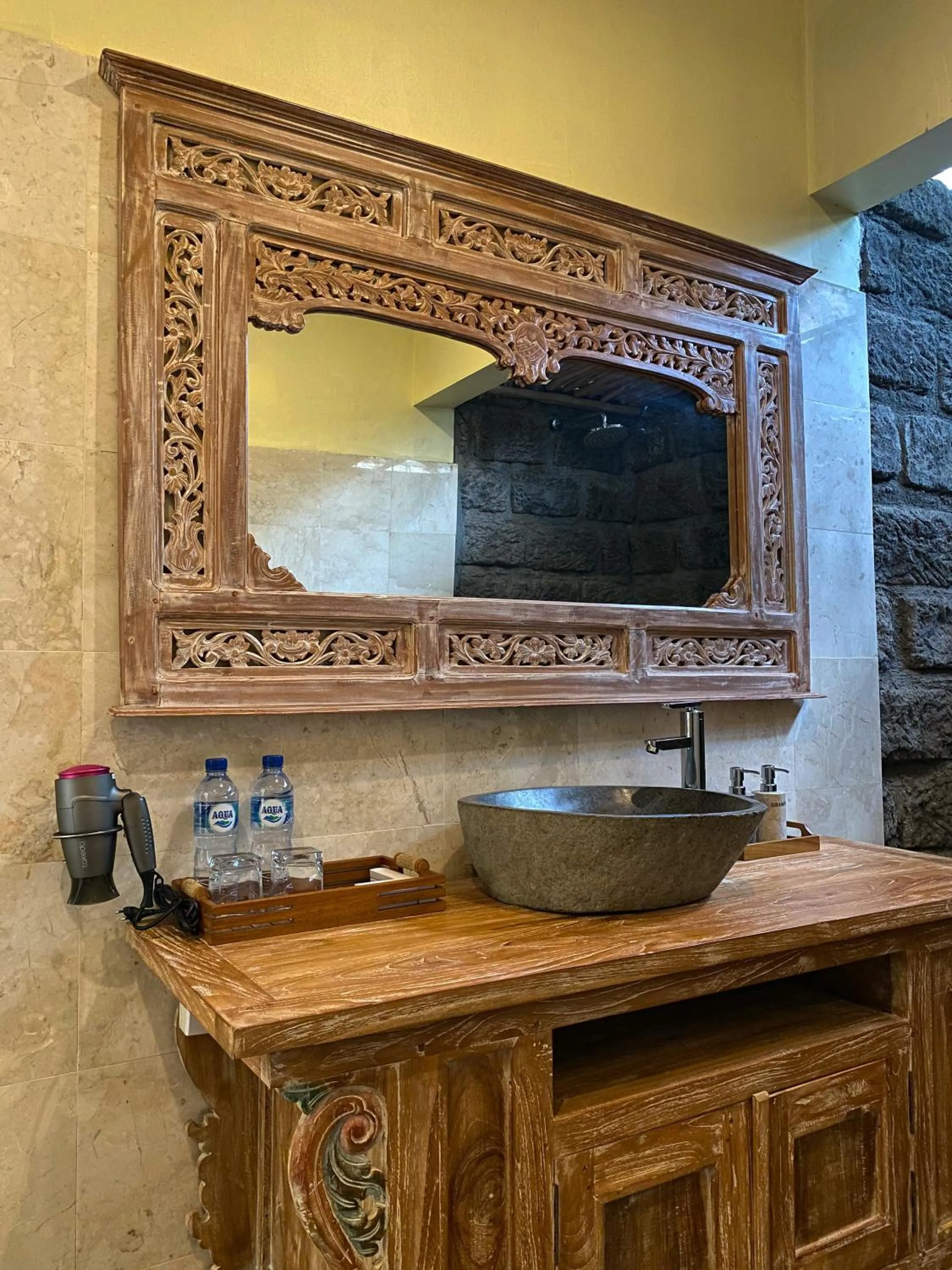 dishwasher in Uma Linggah Resort by Puri Signatures