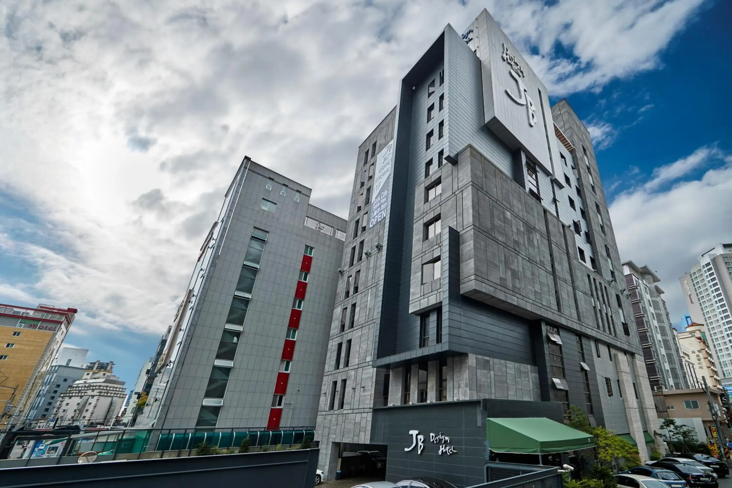Facade/entrance in JB Design Hotel Facade/entrance in JB Design Hotel