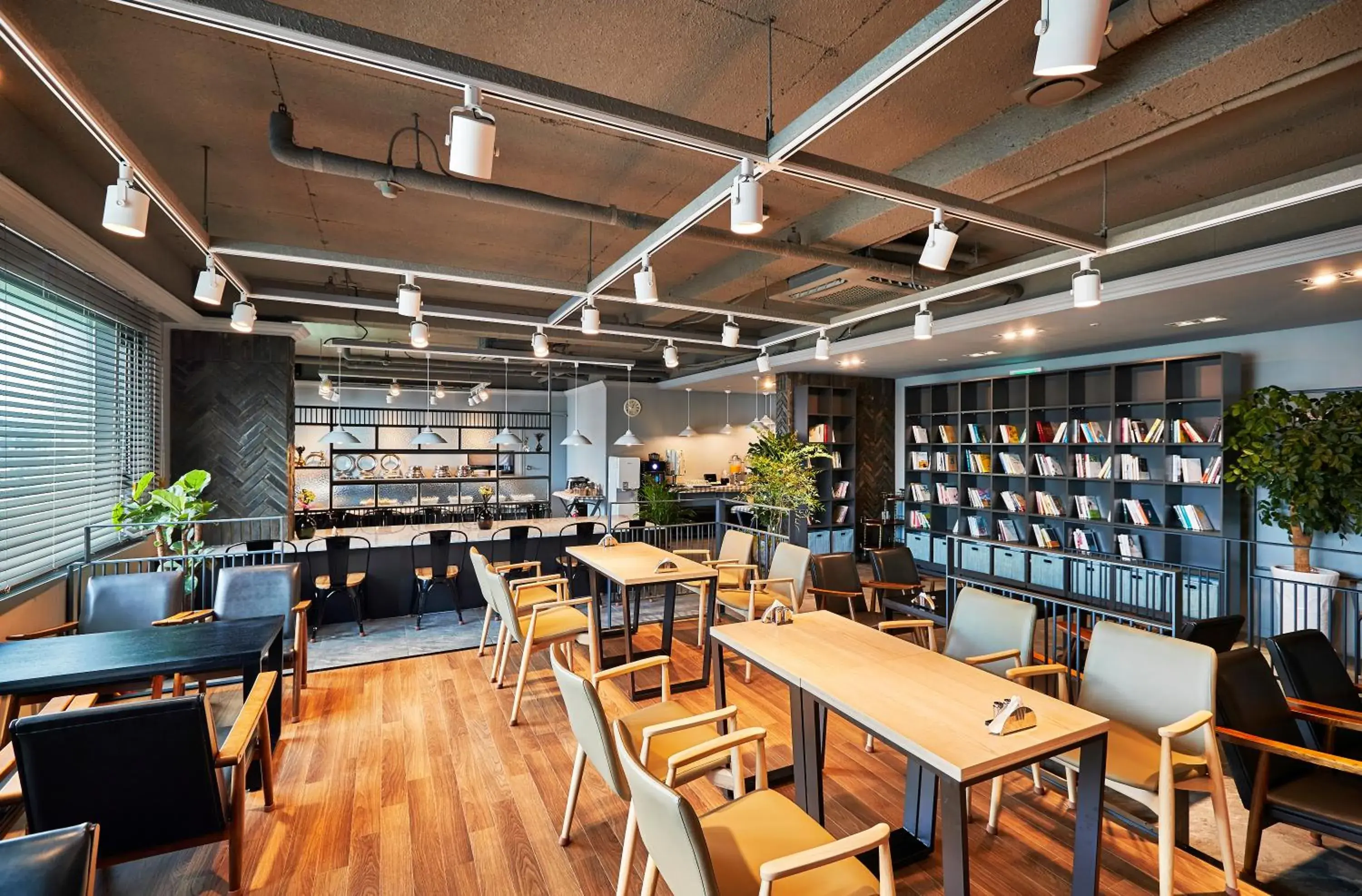 Restaurant/places to eat in JB Design Hotel Restaurant/places to eat in JB Design Hotel