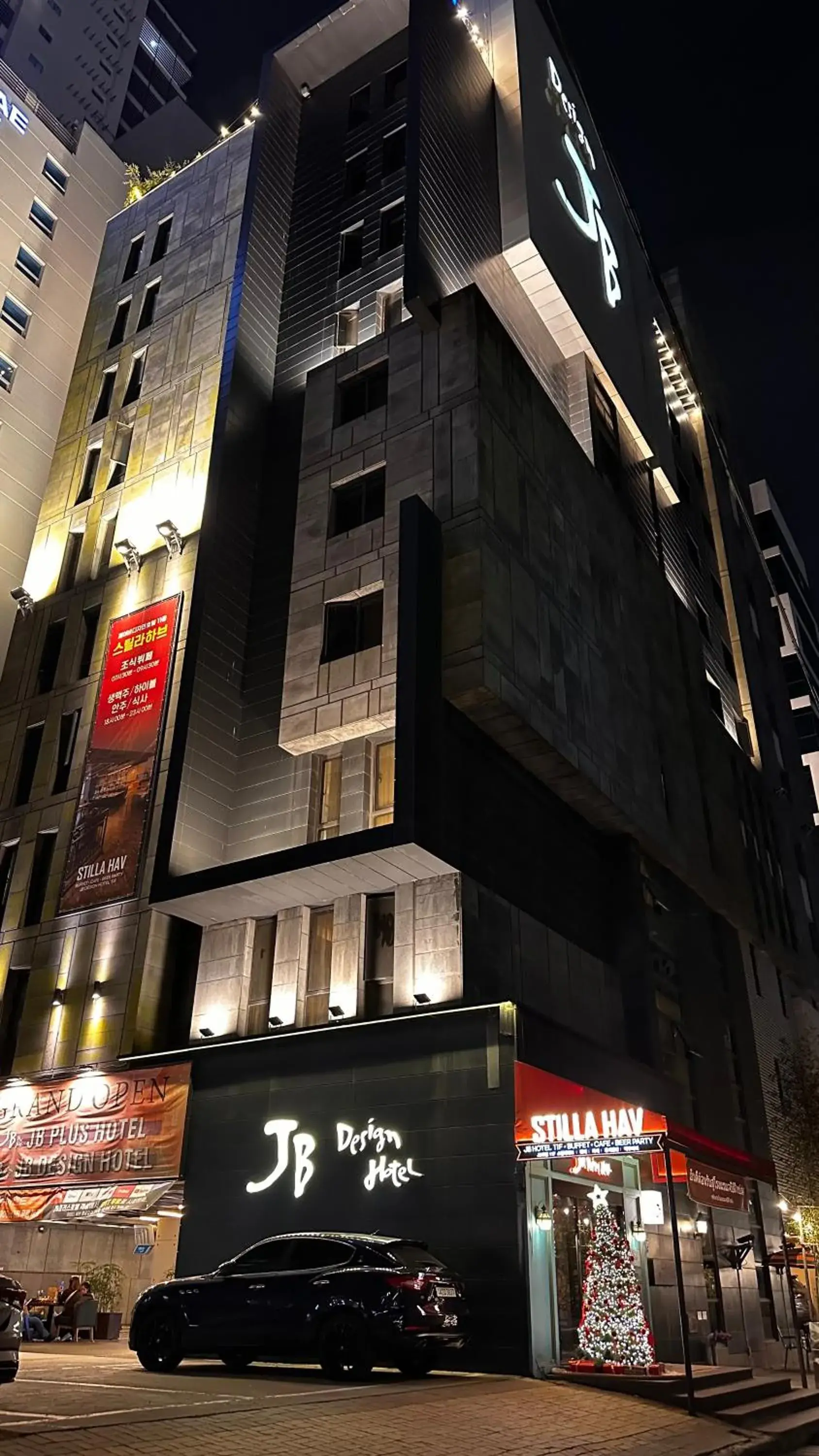 Property building in JB Design Hotel Property building in JB Design Hotel