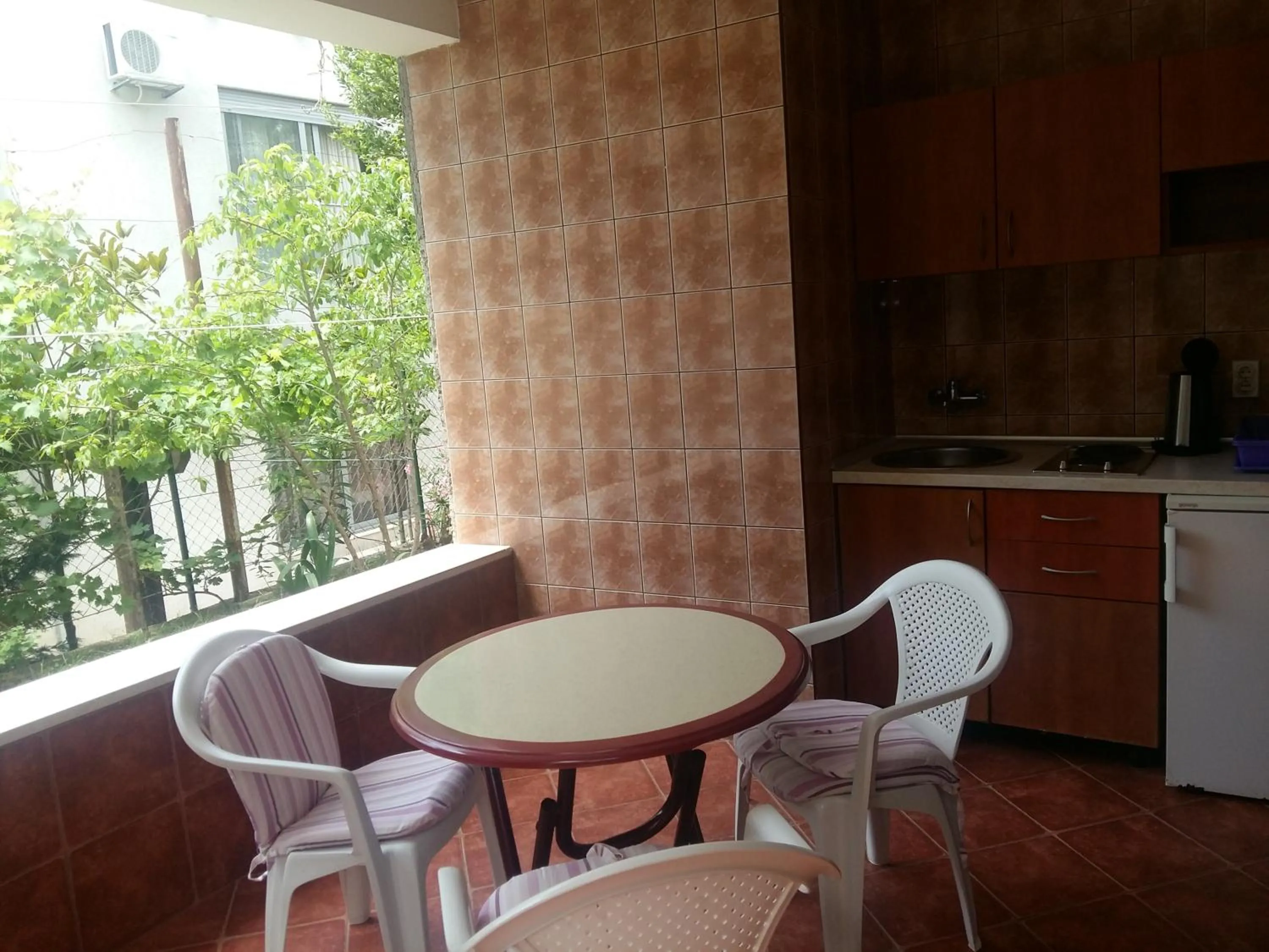 Lazar Apartments