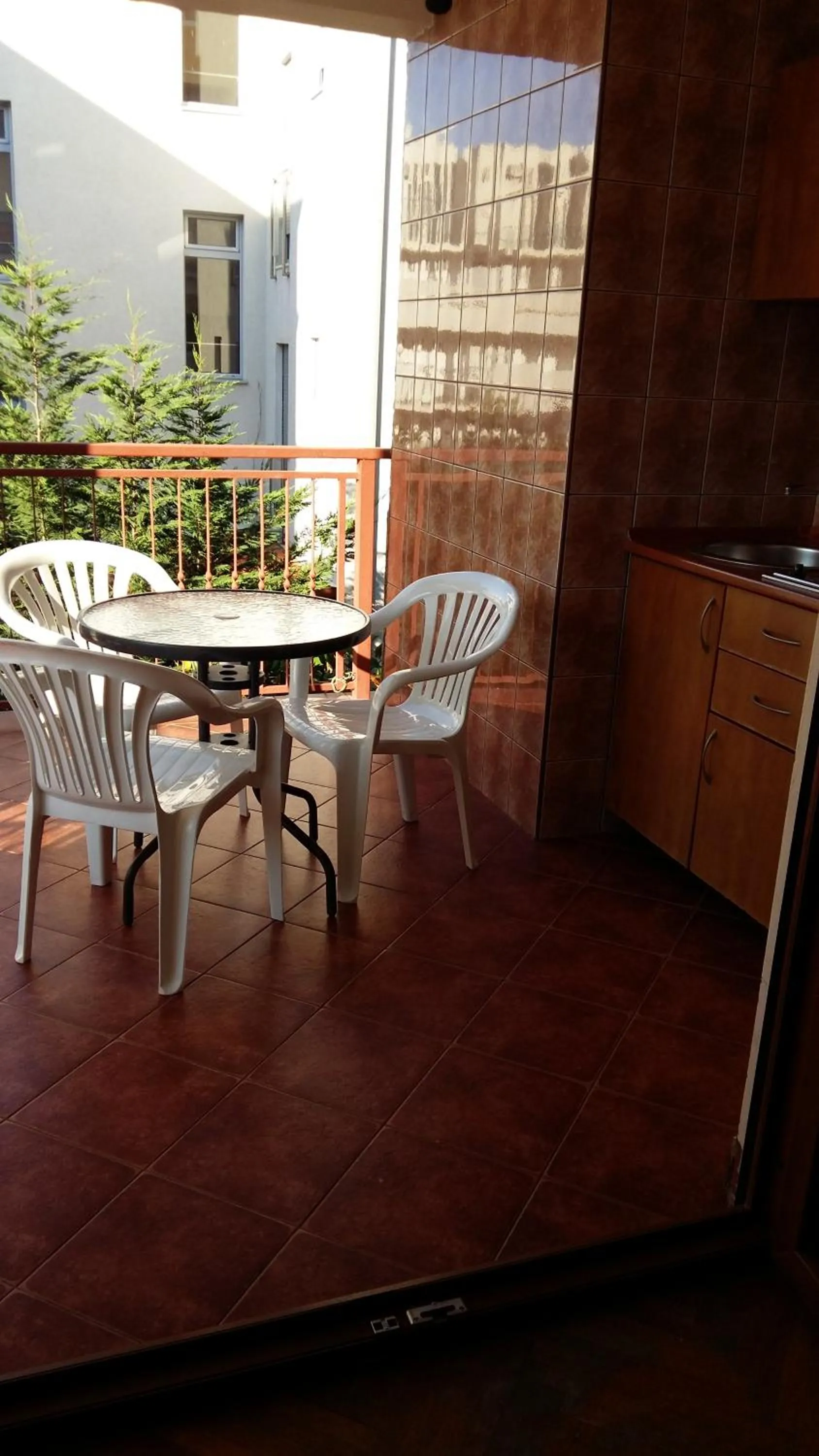 Lazar Apartments