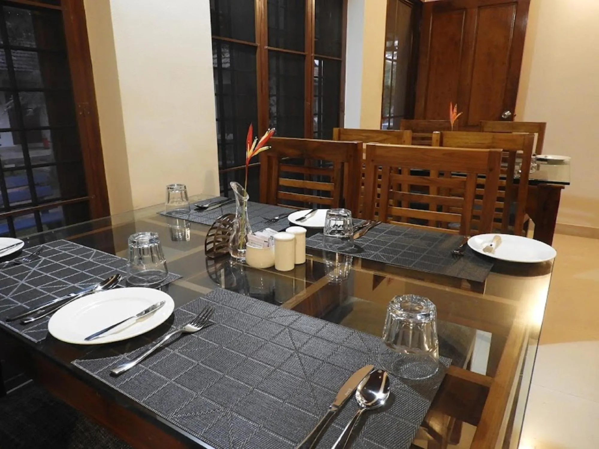 Restaurant/places to eat in Alfred Place