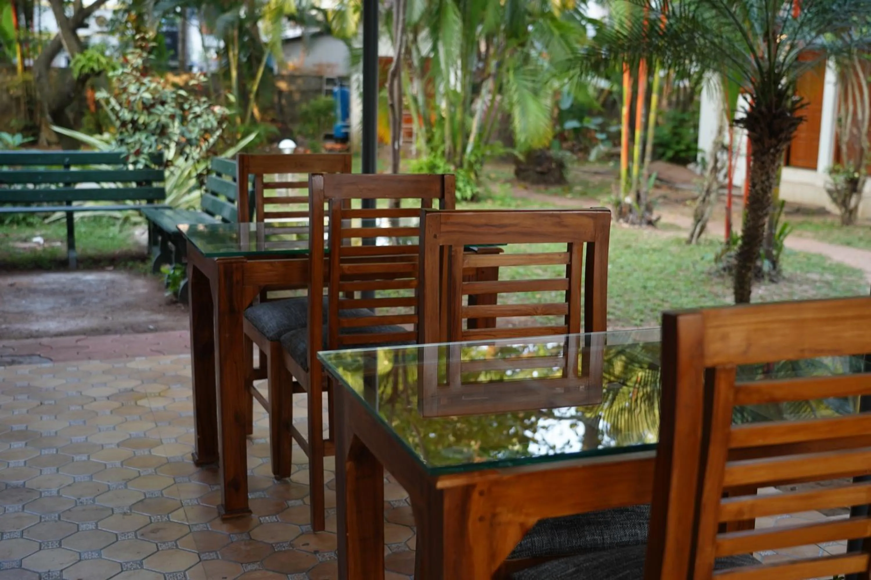 Restaurant/places to eat in Alfred Place