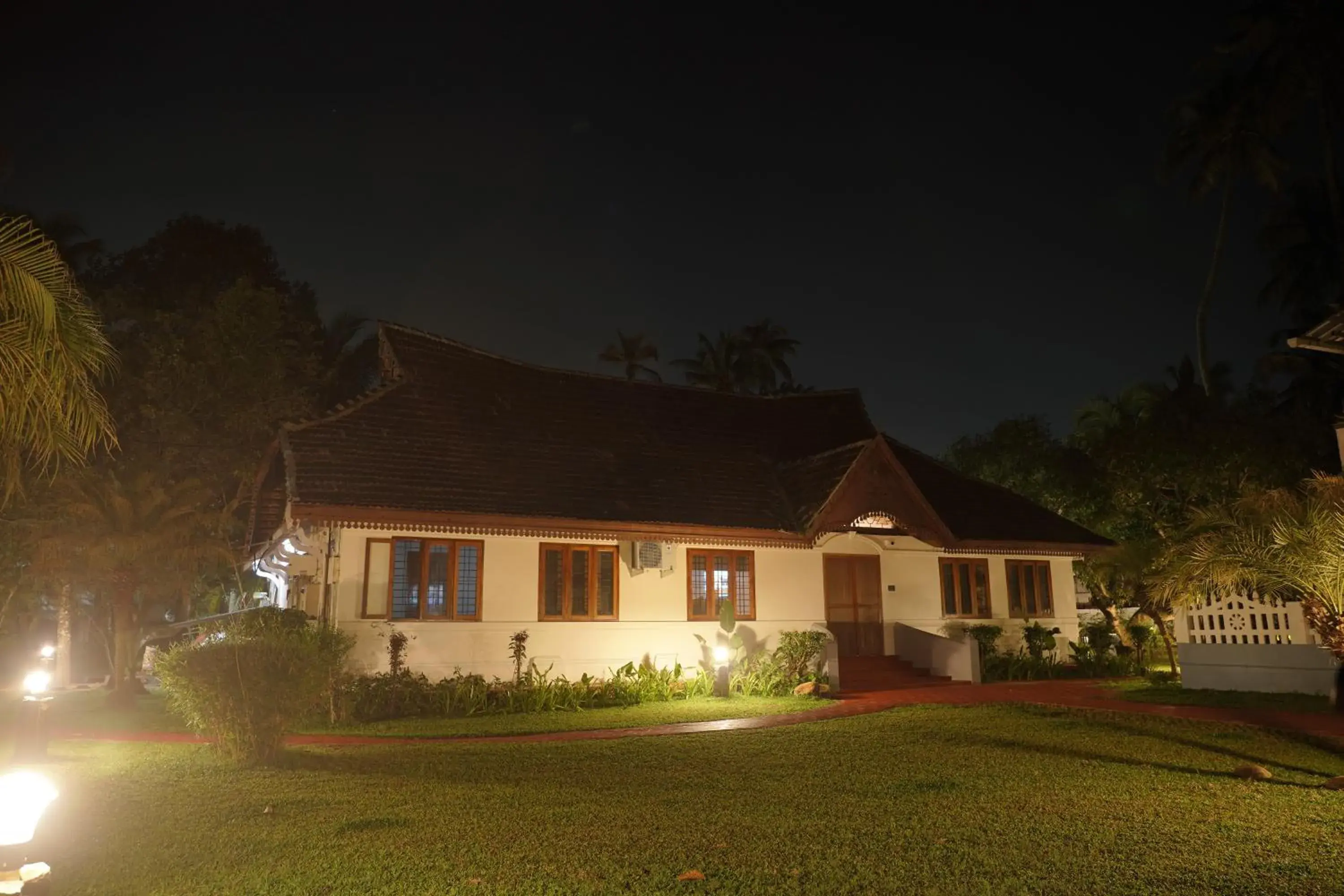 Property building in Alfred Place Property building in Alfred Place