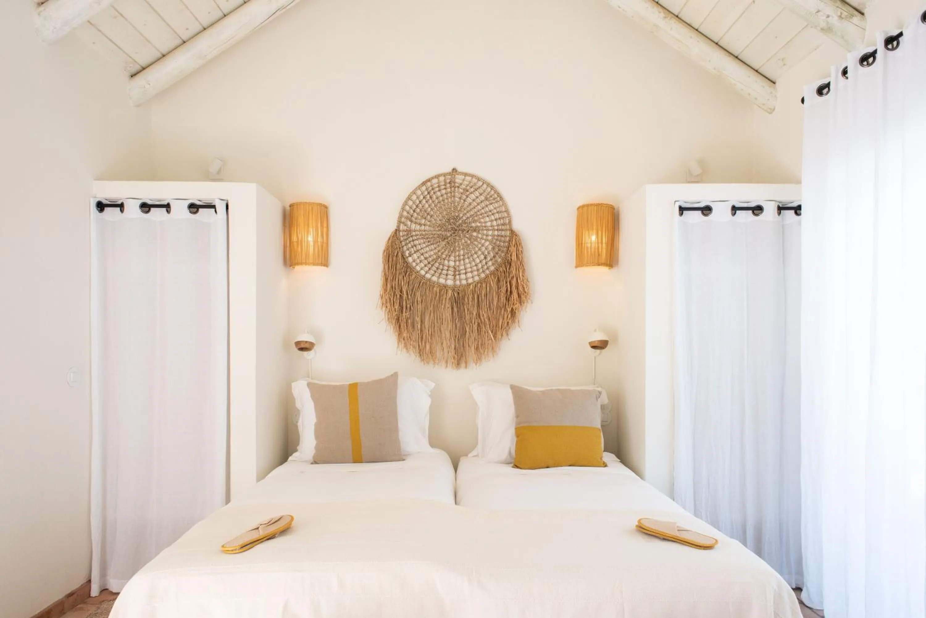 Bed in Independente Comporta