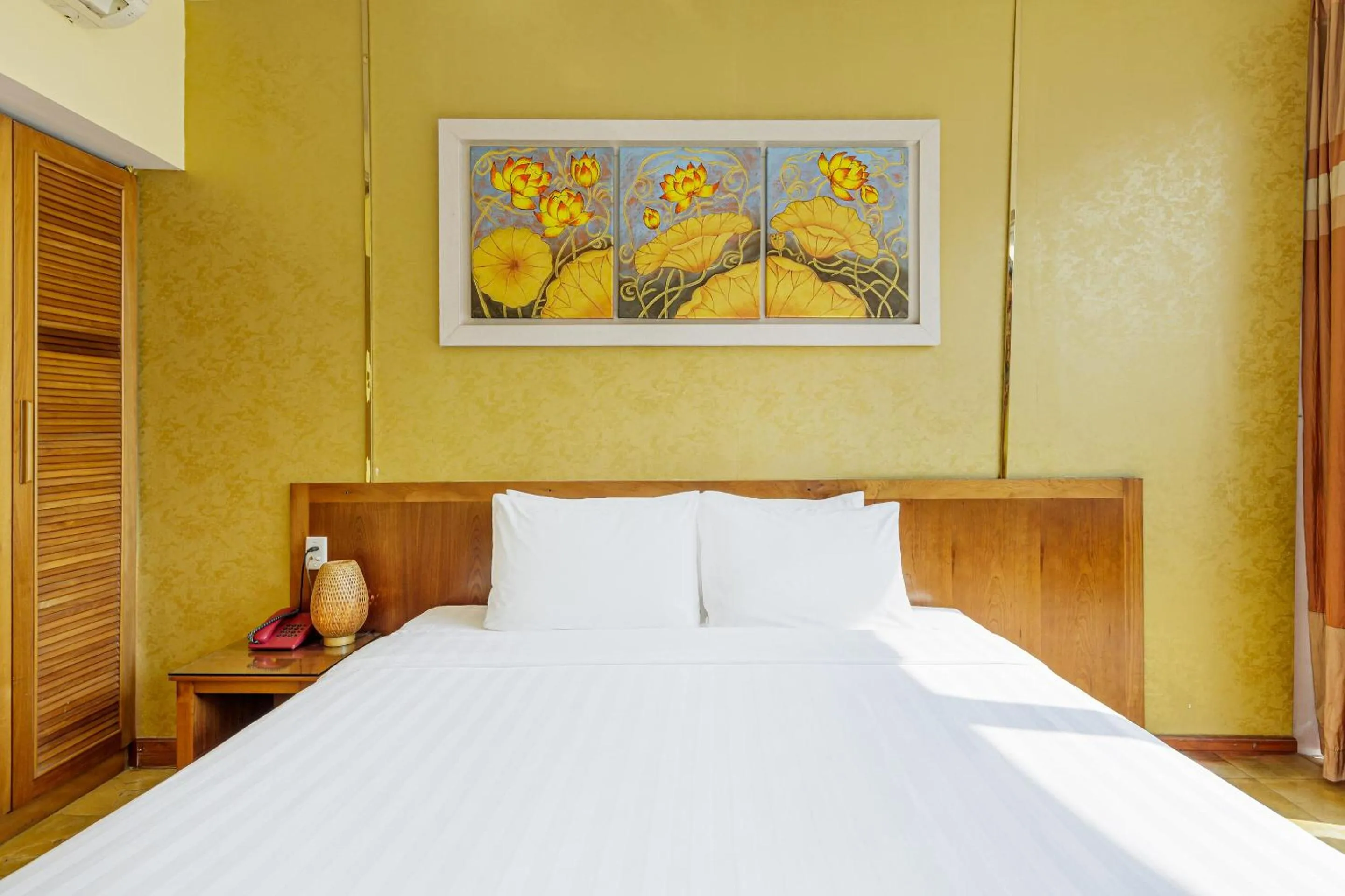 Bedroom, Bed in Collection O Le Grand Hanoi hotel - The Sun