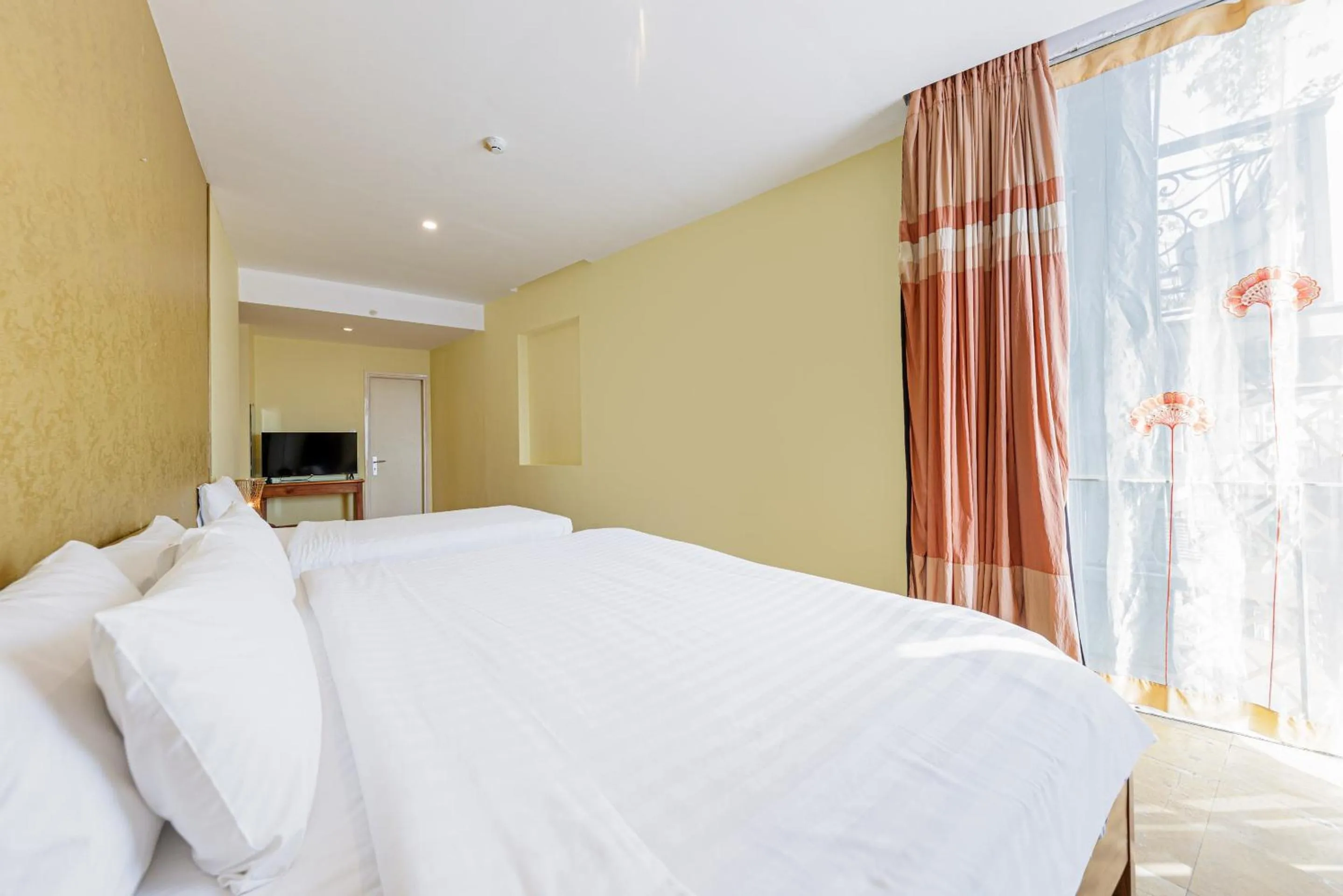 Bedroom, Bed in Collection O Le Grand Hanoi hotel - The Sun