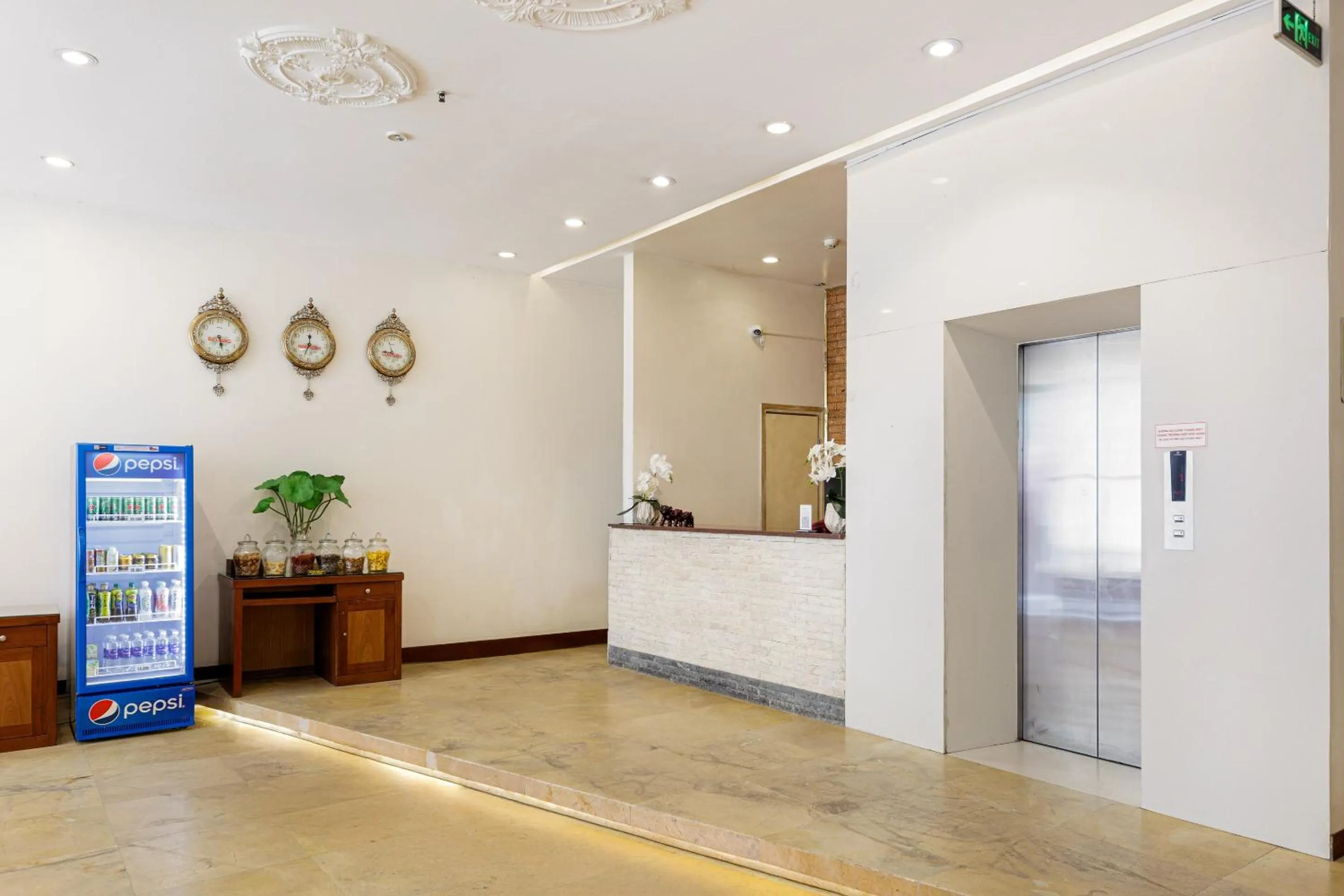 Lobby or reception in Collection O Le Grand Hanoi hotel - The Sun