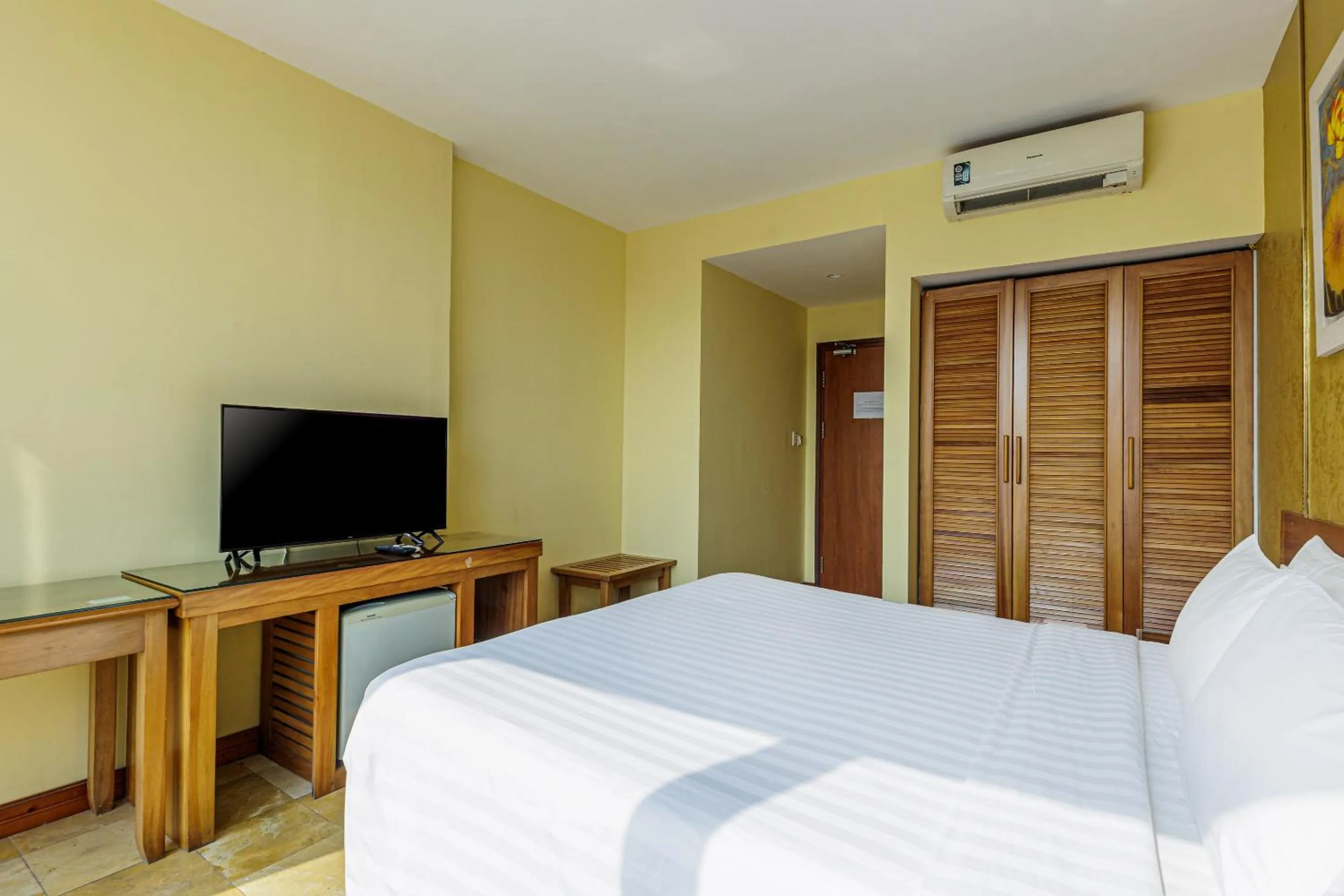 Bedroom, Bed in Collection O Le Grand Hanoi hotel - The Sun