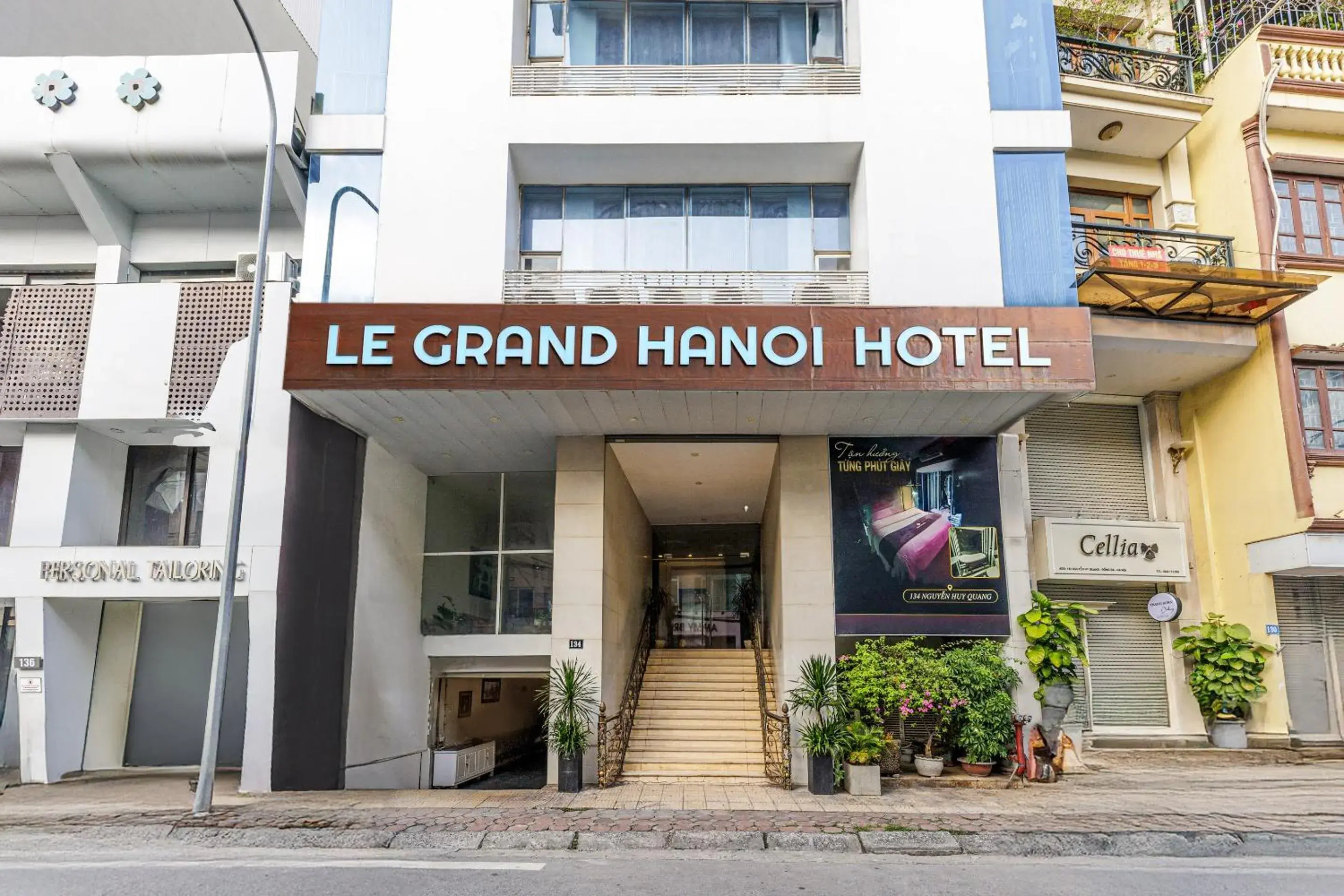 Facade/entrance in Collection O Le Grand Hanoi hotel - The Sun Facade/entrance in Collection O Le Grand Hanoi hotel - The Sun
