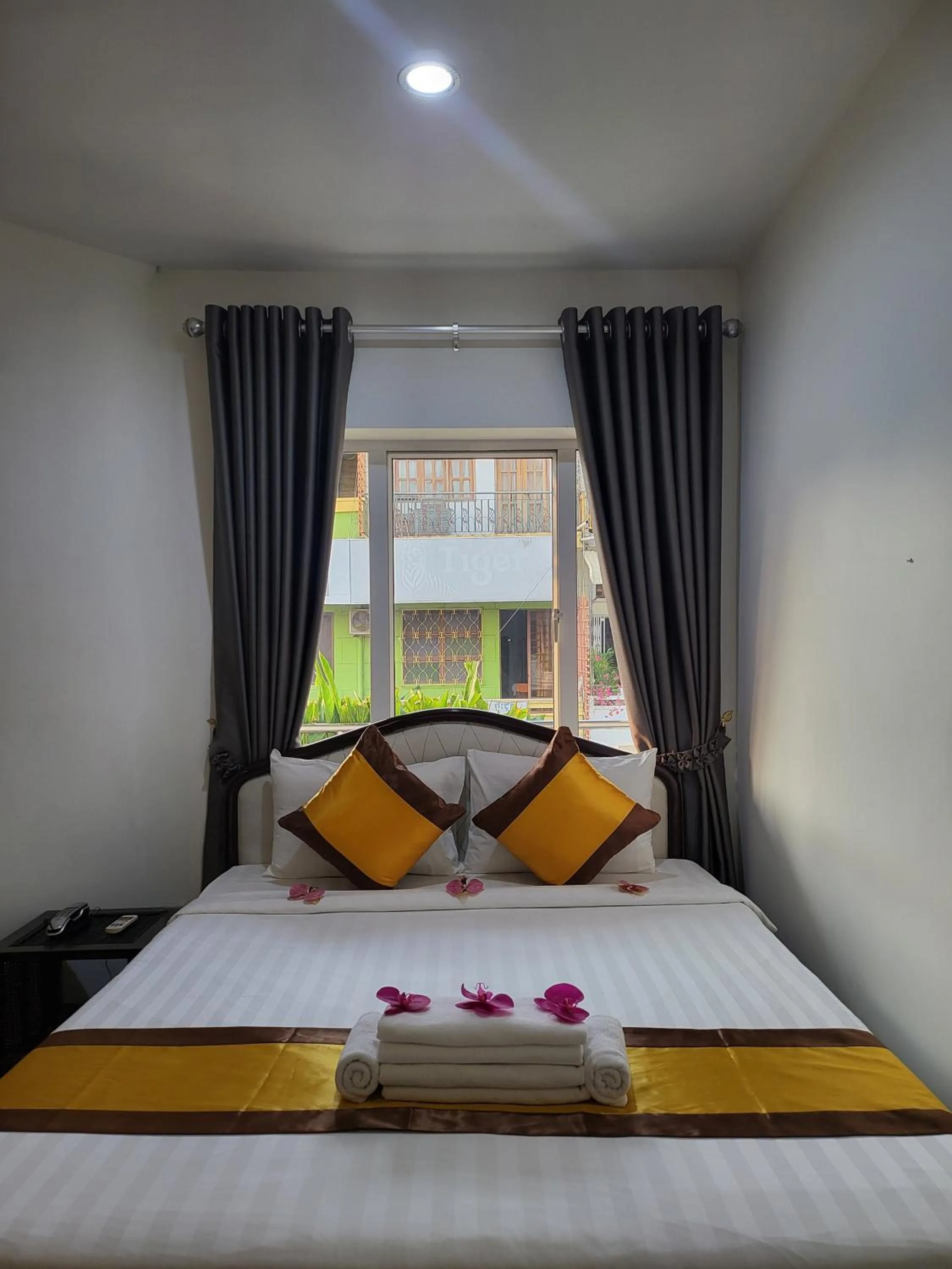 View (from property/room), Bed in Sun Chakra Boutique Hotel - 50m to Museum & Royal Palace & Walking street