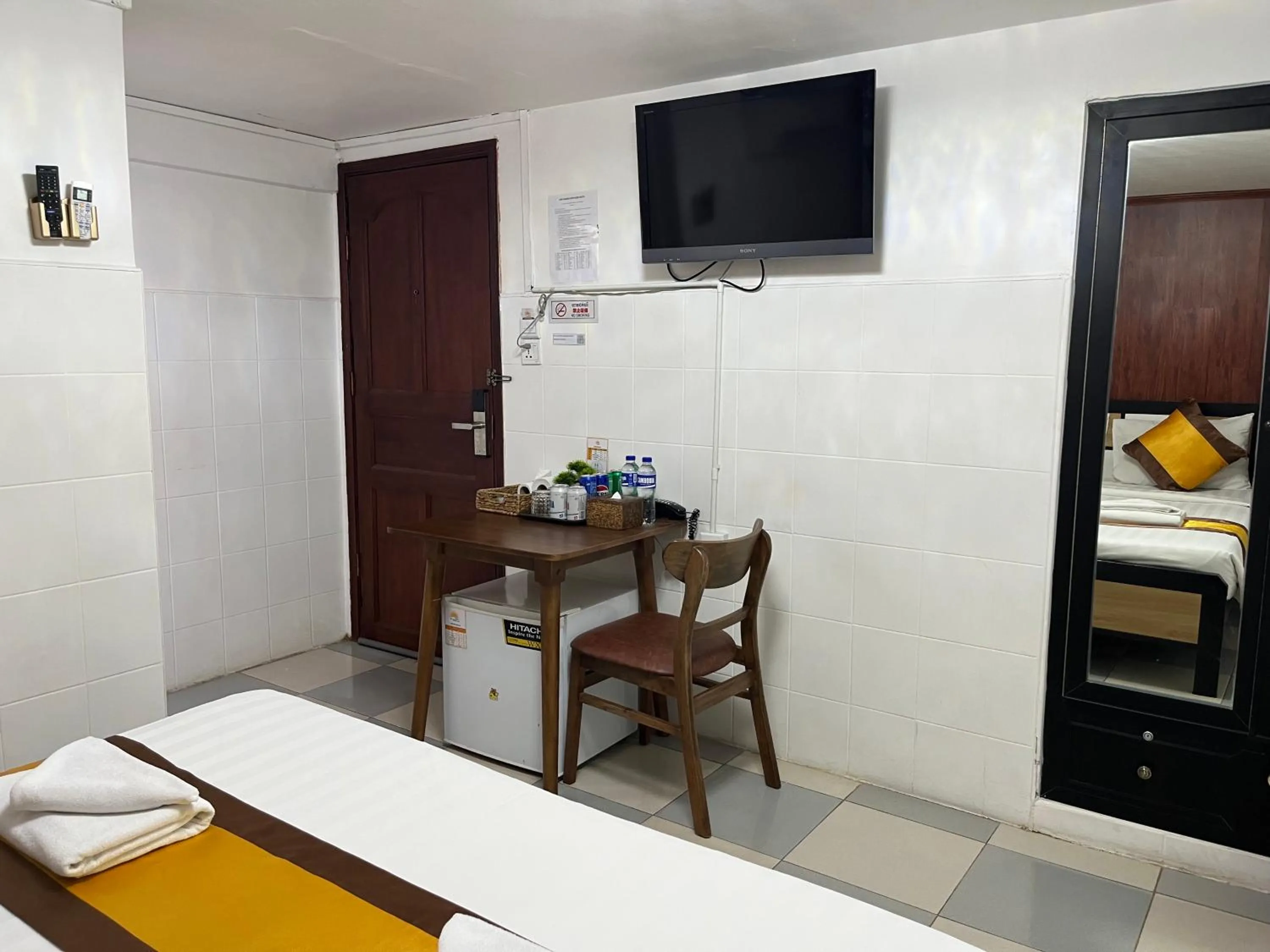 Drinks, Bed in Sun Chakra Boutique Hotel - 50m to Museum & Royal Palace & Walking street