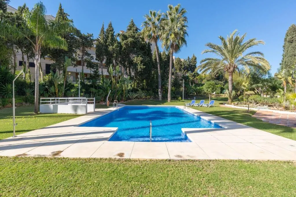 Incredible luxury location in Puerto Banús beach for families