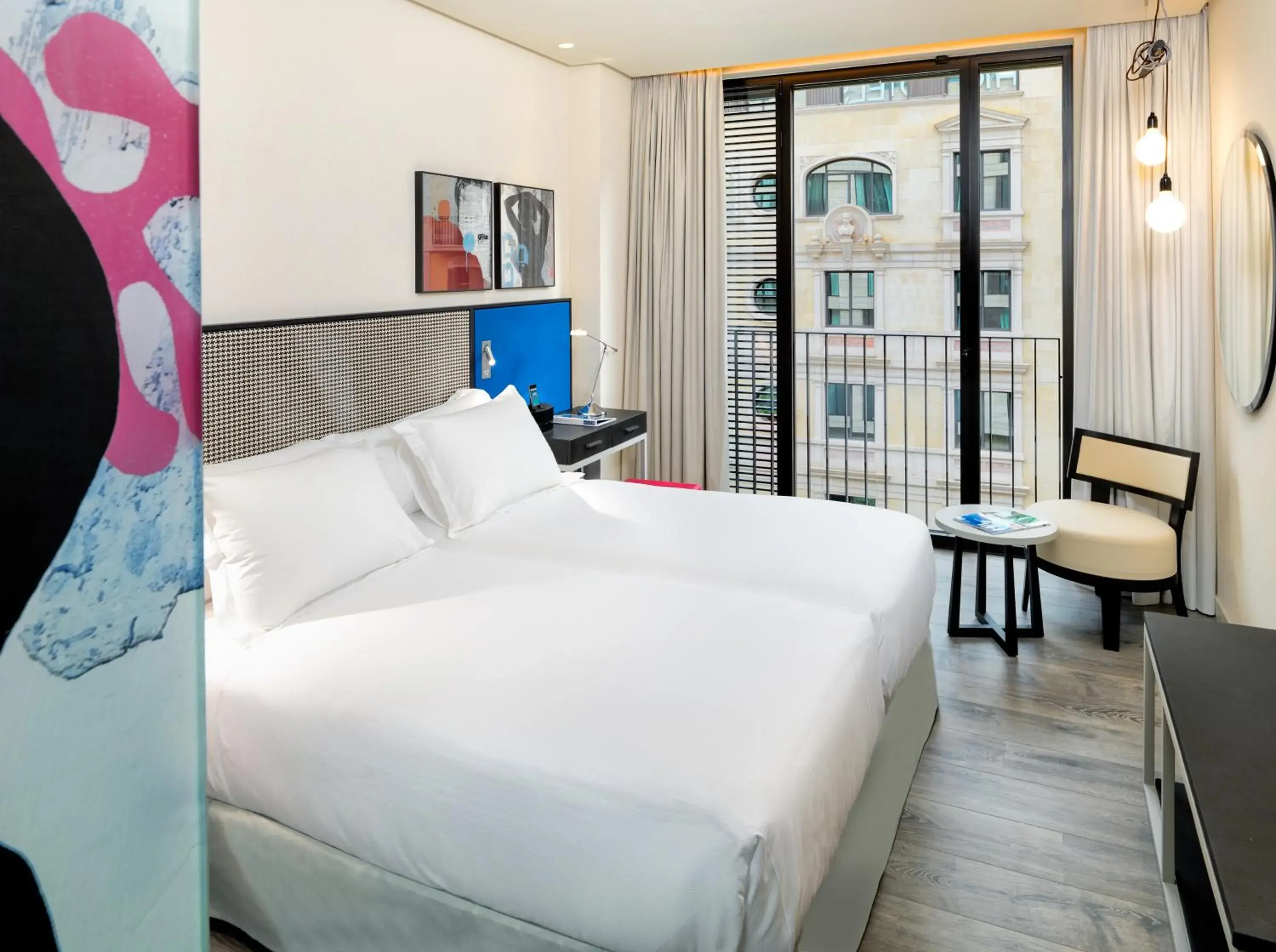 Superior Double or Twin Room in H10 Art Gallery 4* Sup Superior Double or Twin Room in H10 Art Gallery 4* Sup