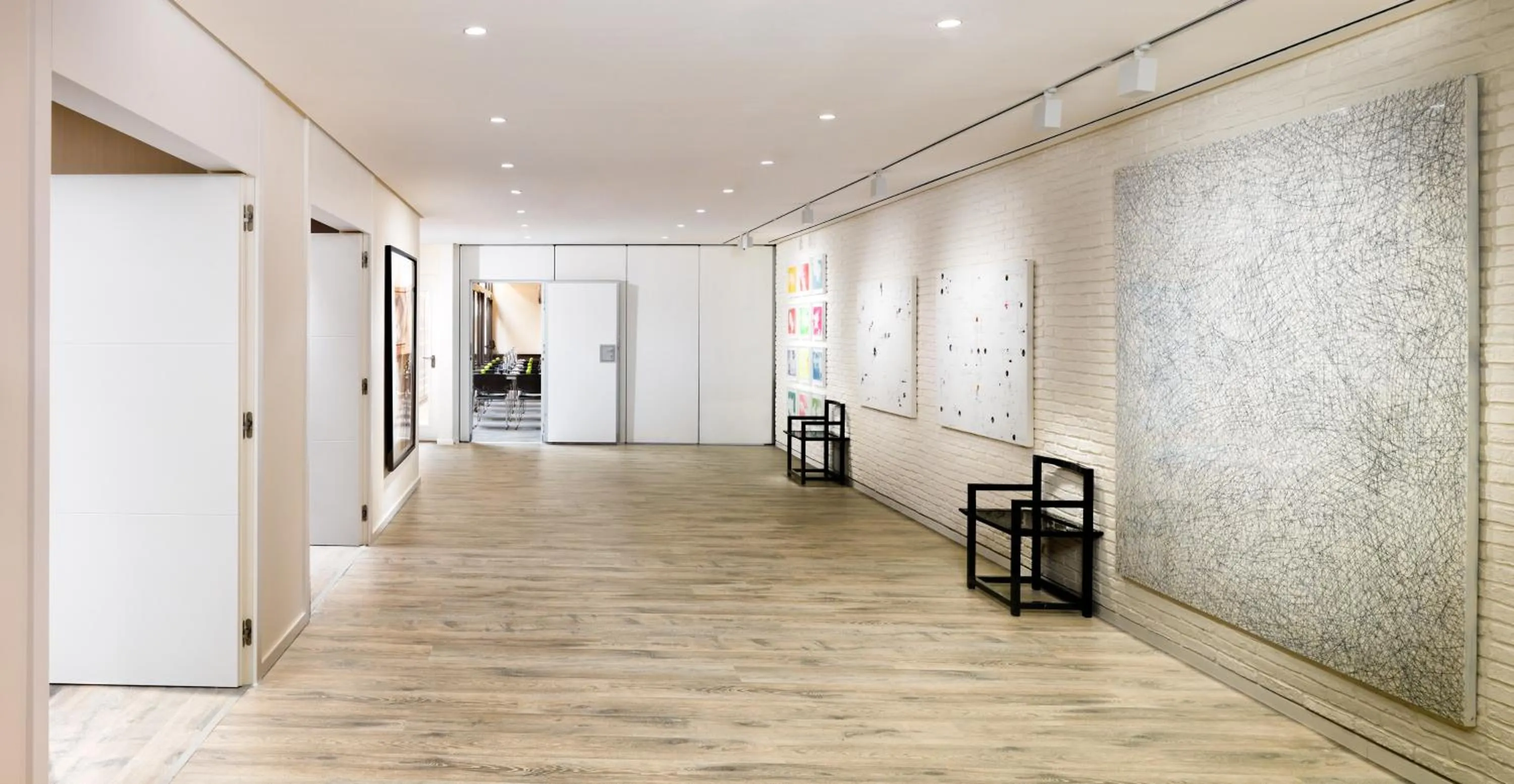 Business facilities in H10 Art Gallery 4* Sup