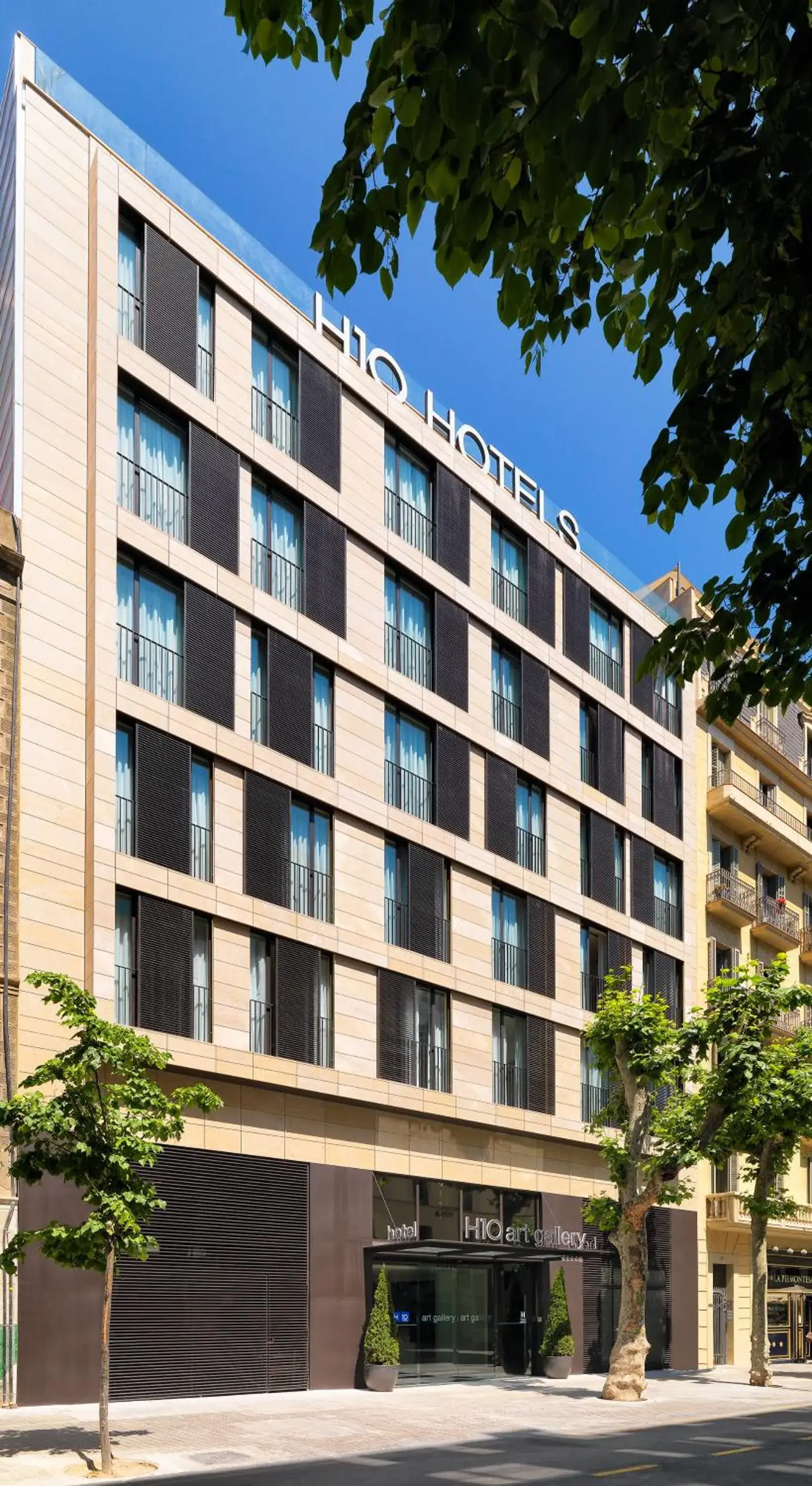 Facade/entrance in H10 Art Gallery 4* Sup Facade/entrance in H10 Art Gallery 4* Sup