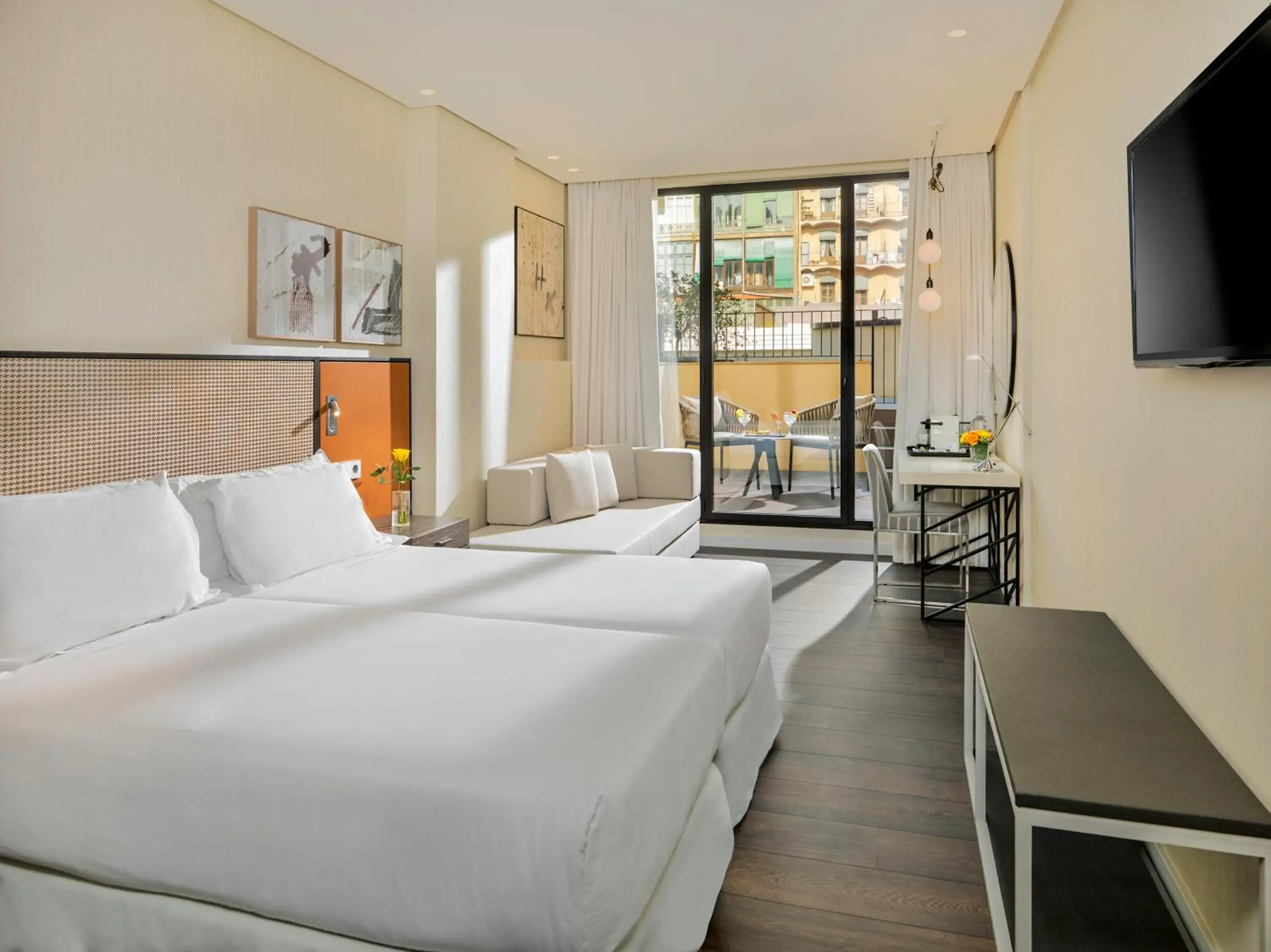 Bedroom, Bed in H10 Art Gallery 4* Sup Bedroom, Bed in H10 Art Gallery 4* Sup