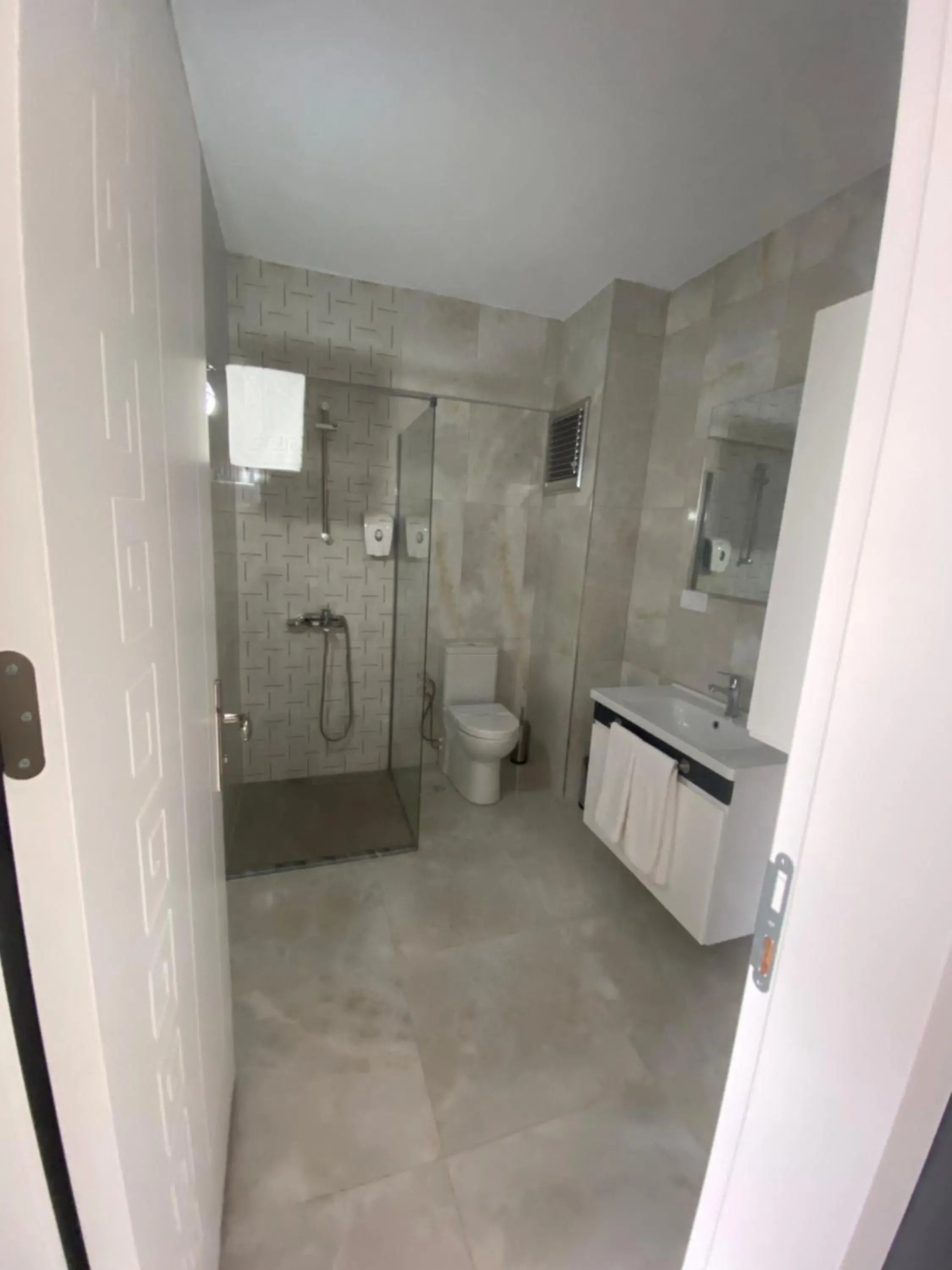 Bathroom in JK Business Bathroom in JK Business