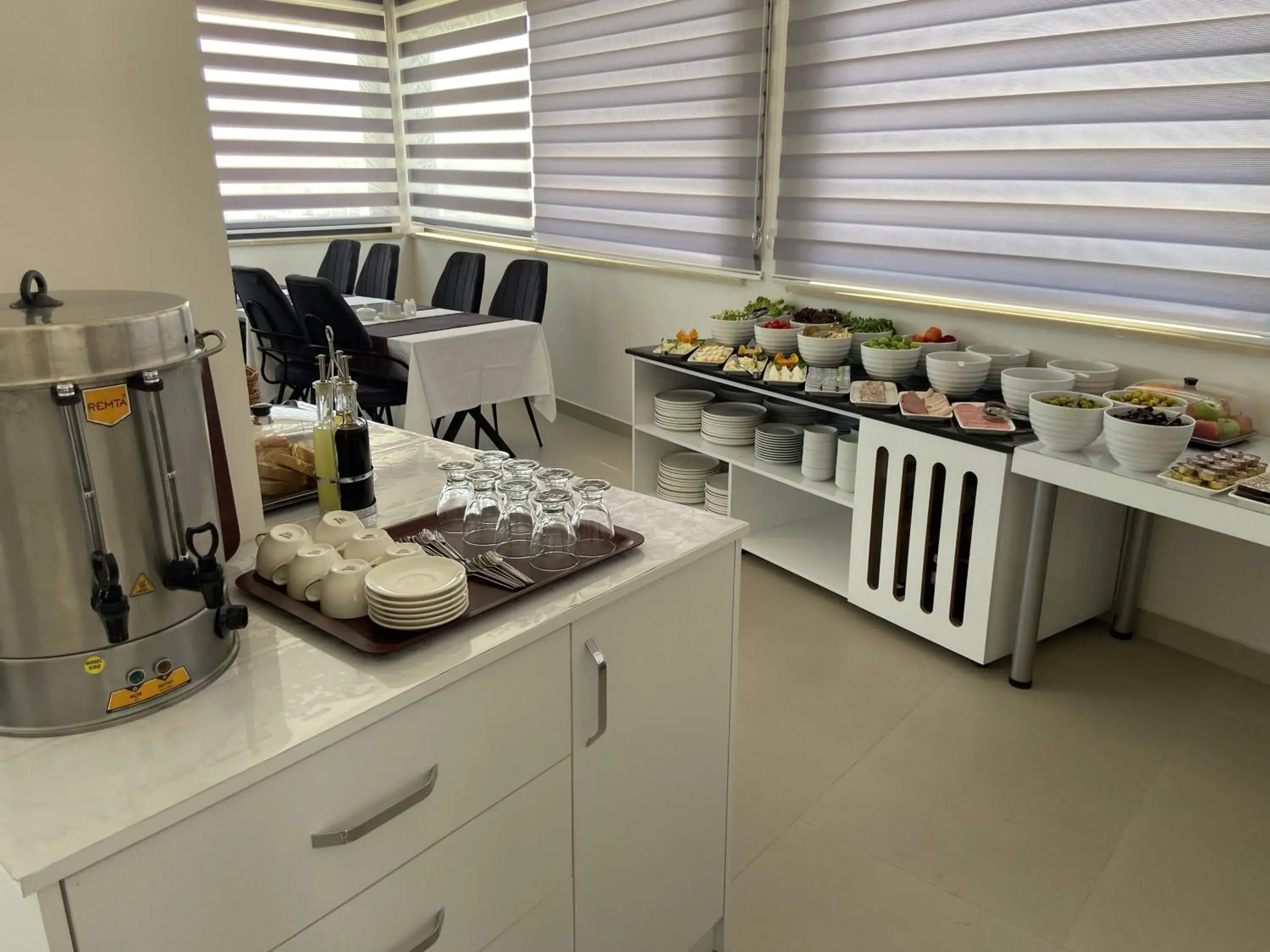 Restaurant/places to eat in JK Business Restaurant/places to eat in JK Business