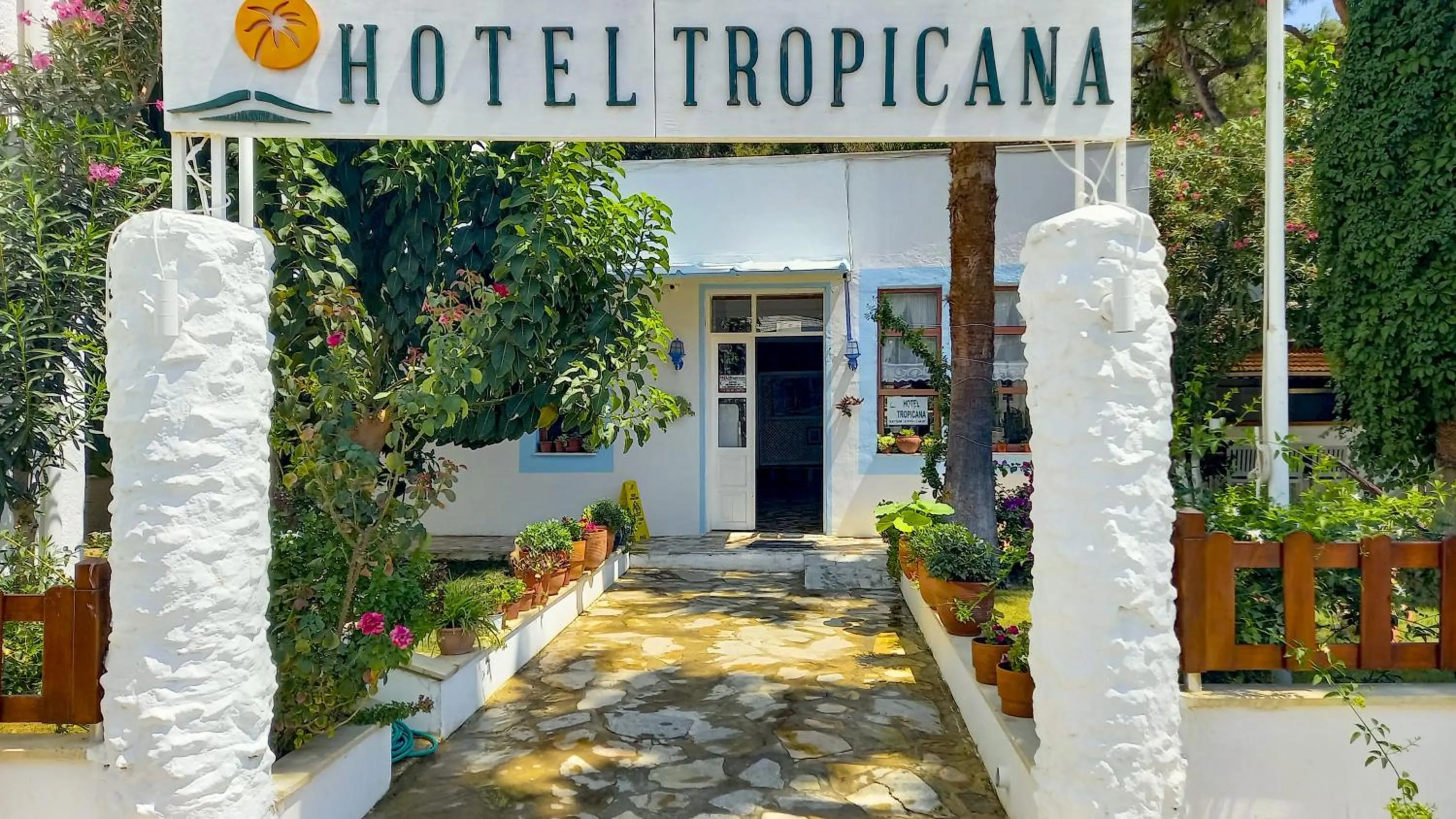 Property building in Hotel Tropicana