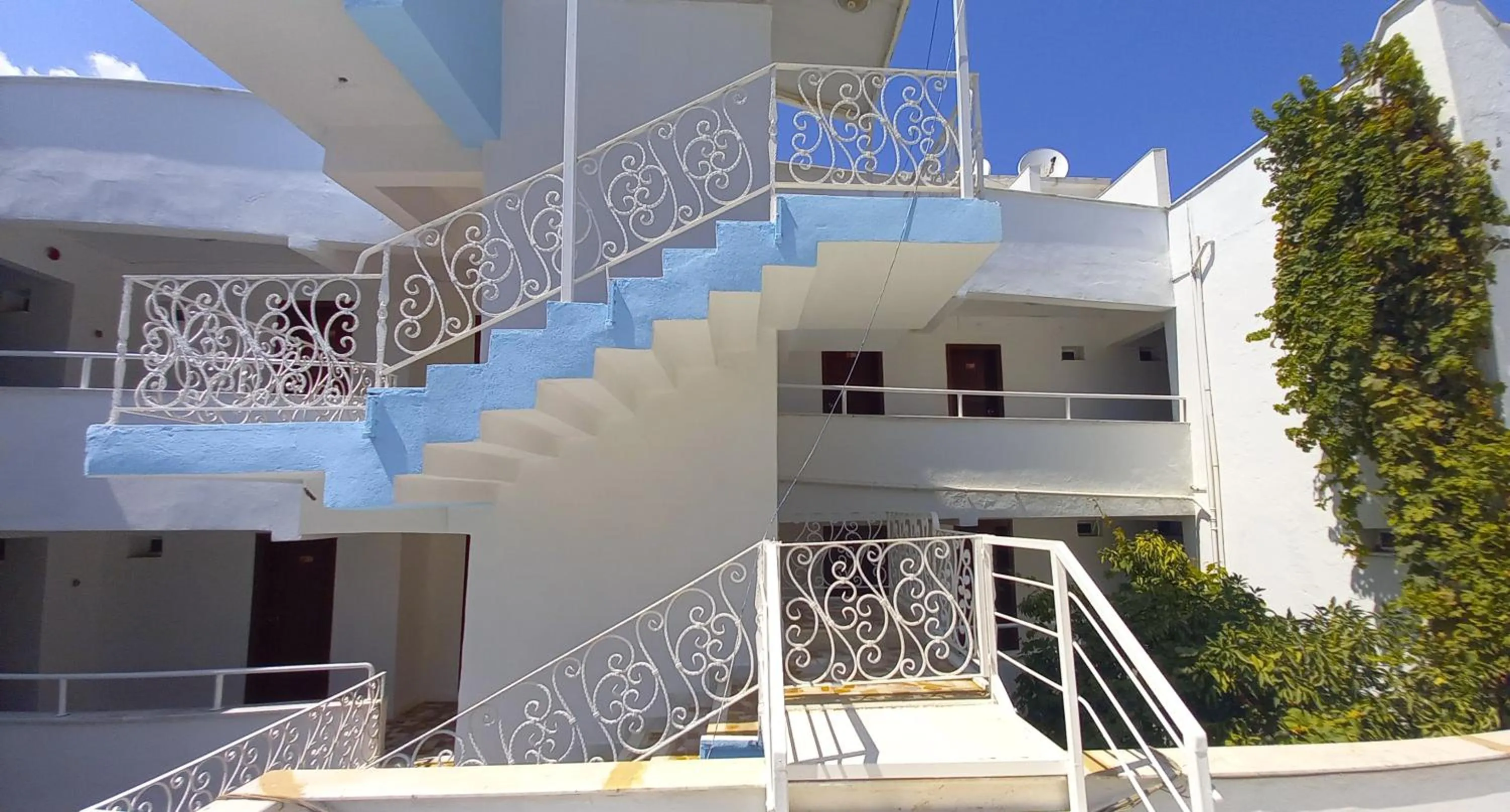 Property building in Hotel Tropicana