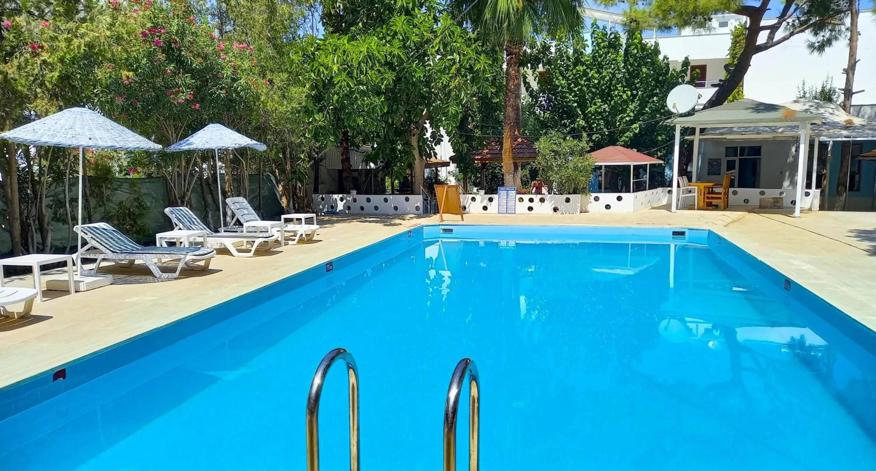 Pool view in Hotel Tropicana