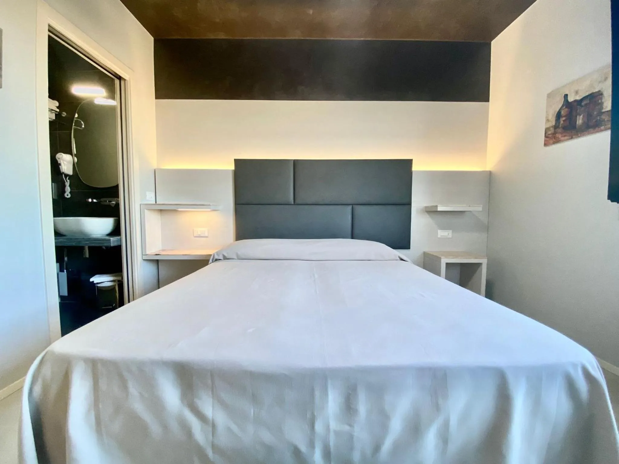 Bedroom, Bed in Hotel Maioli - Colazione XXL fino alle 12