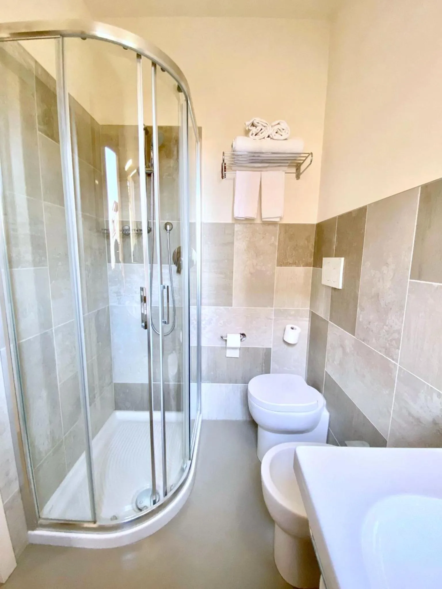 Bathroom in Hotel Maioli - Colazione XXL fino alle 12