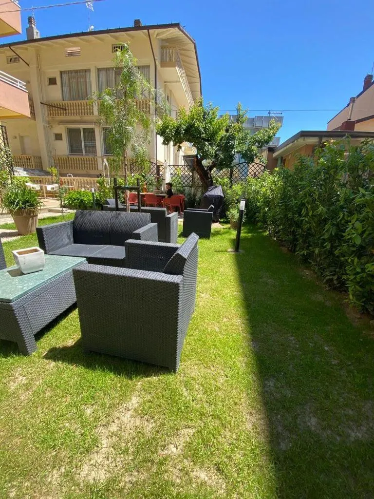 Garden view in Hotel Maioli - Colazione XXL fino alle 12