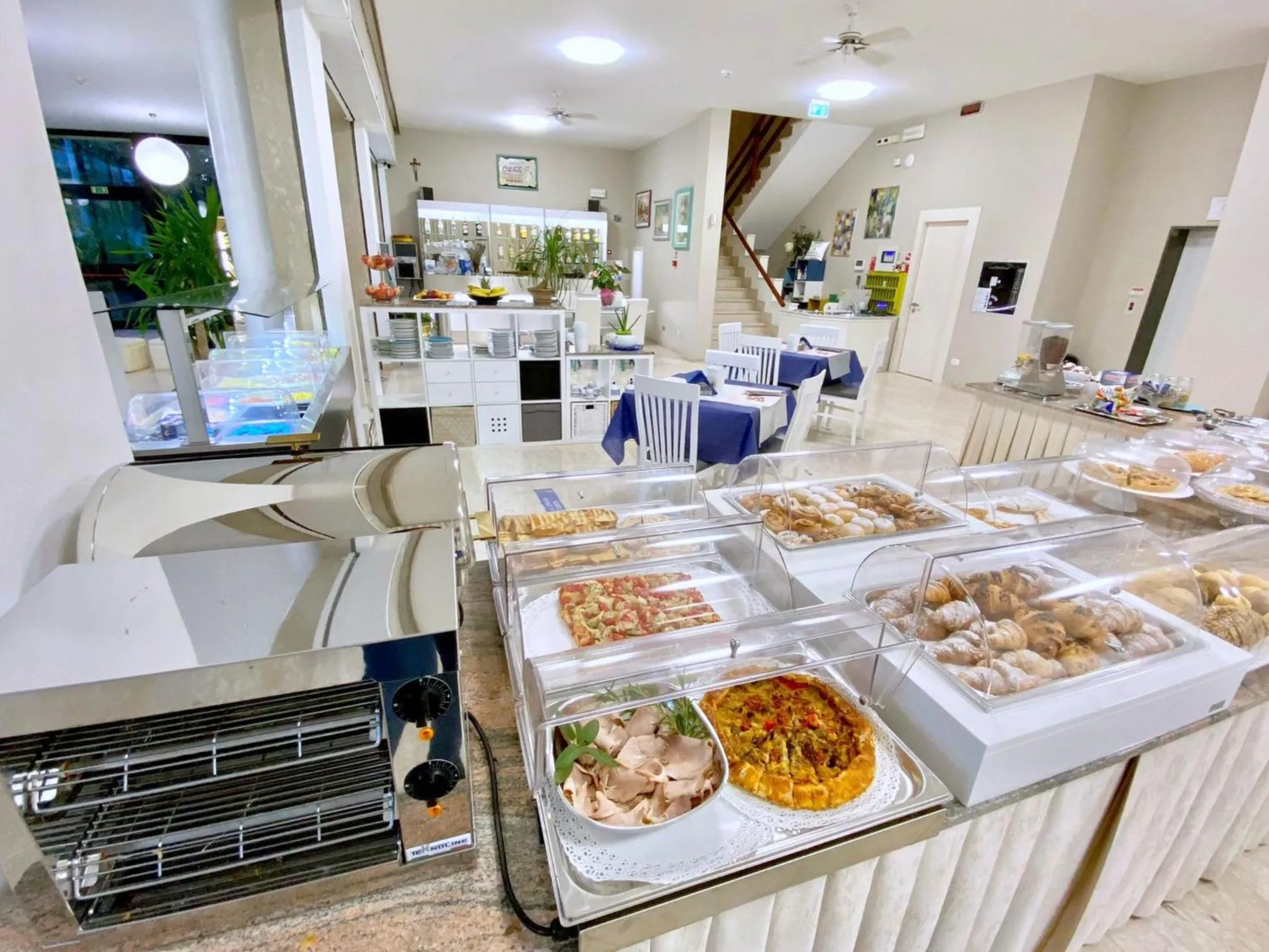 Restaurant/places to eat in Hotel Maioli - Colazione XXL fino alle 12