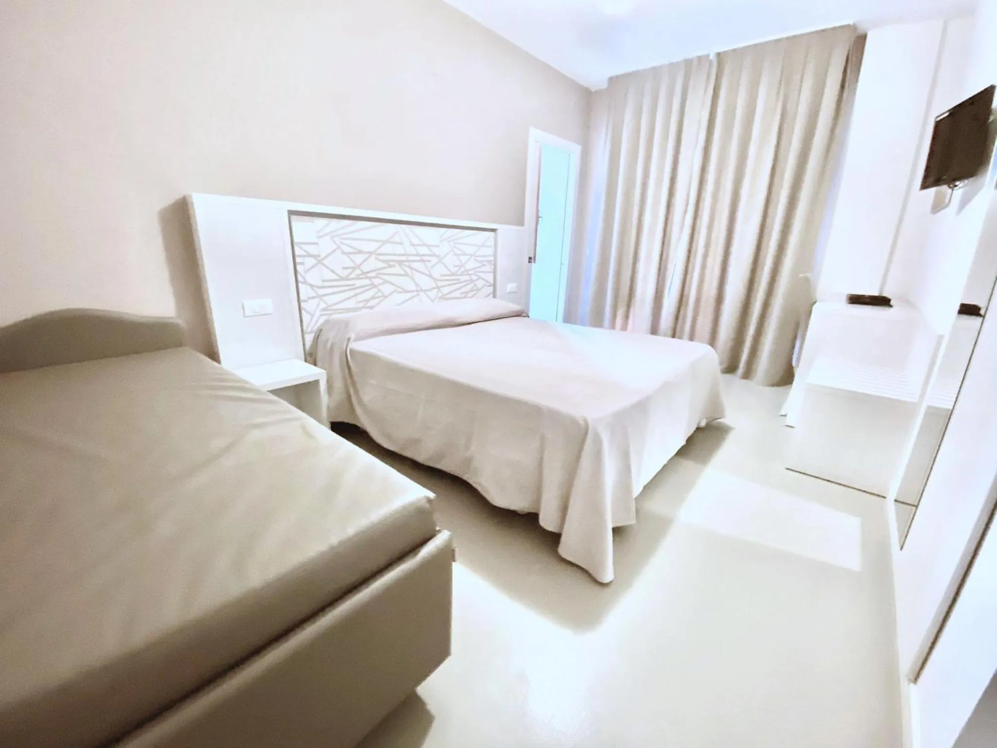 Bedroom, Bed in Hotel Maioli - Colazione XXL fino alle 12