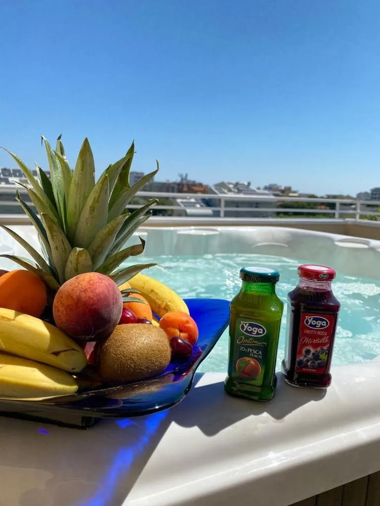 Hot Tub in Hotel Maioli - Colazione XXL fino alle 12