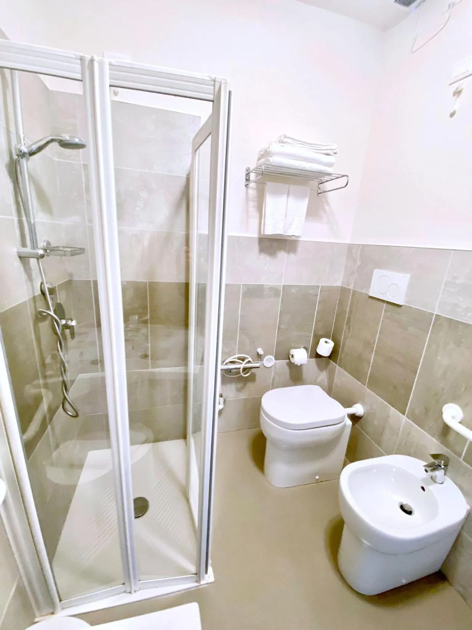 Bathroom in Hotel Maioli - Colazione XXL fino alle 12